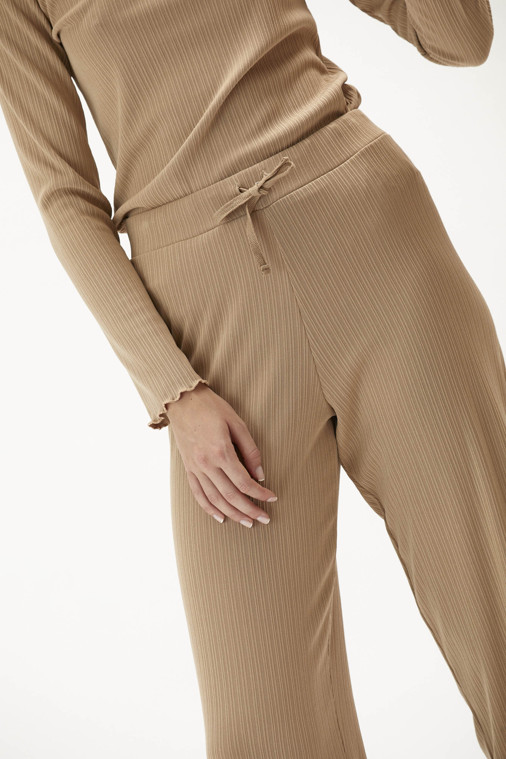 awada_pantalon-stratford-_25-28-2023__picture-41444