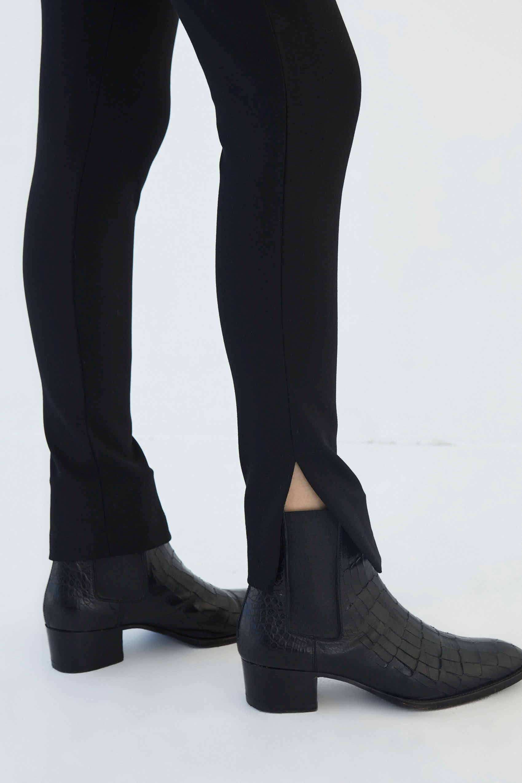 awada_leggings-irala_37-27-2024__picture-50991