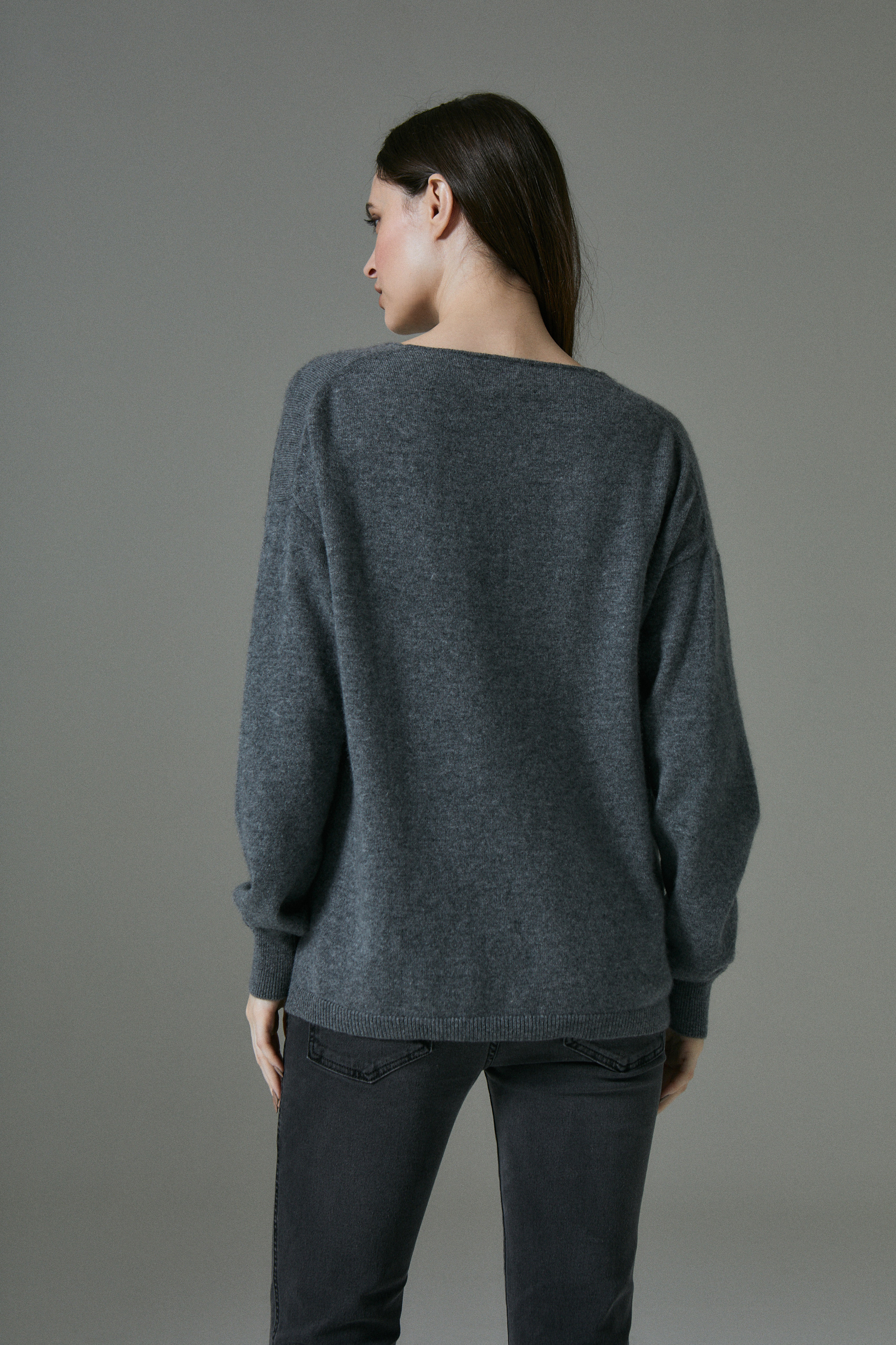 awada_sw-cashmere-escote-v_30-06-2024__picture-51685