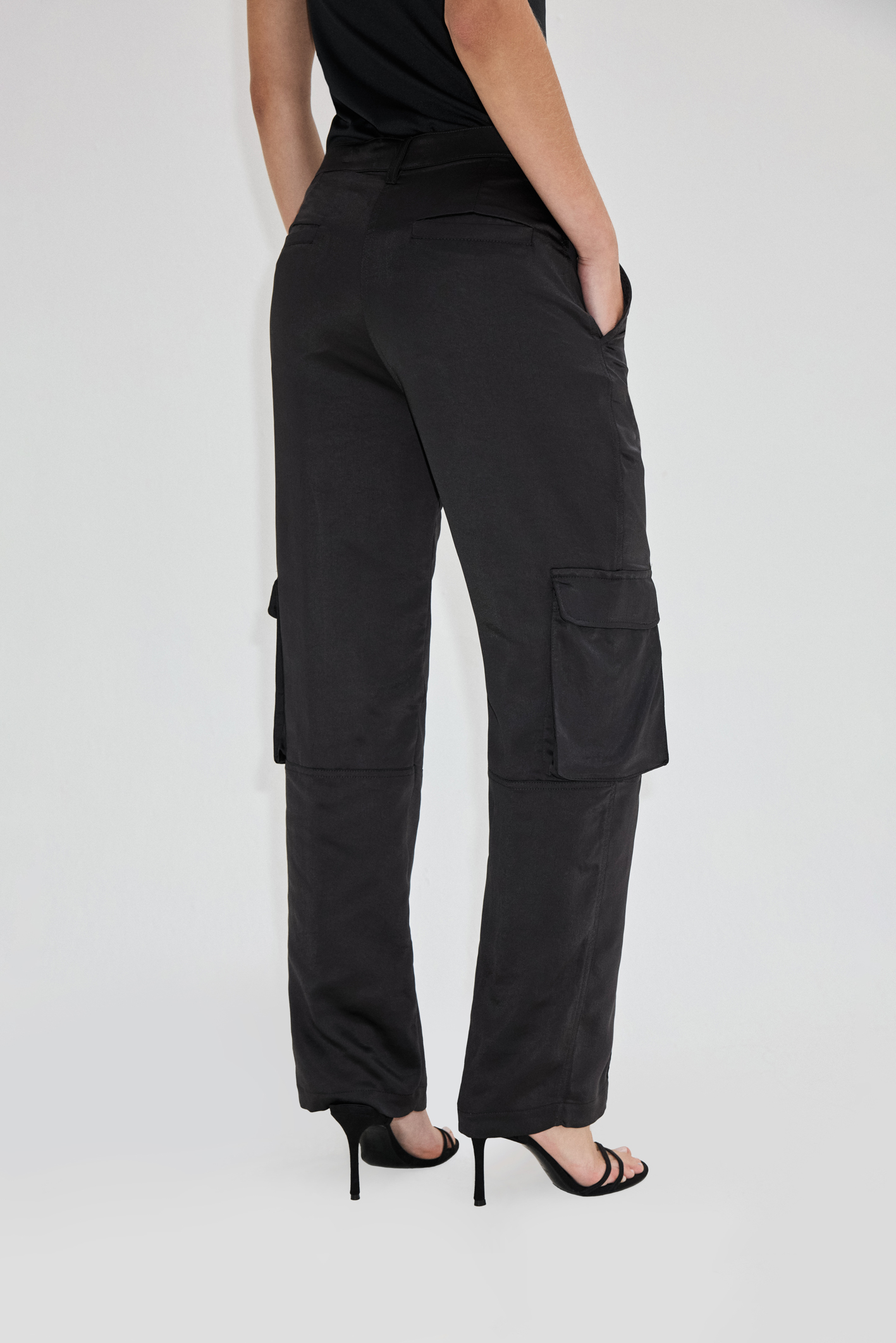 awada_pantalon-rivera_54-27-2024__picture-53200