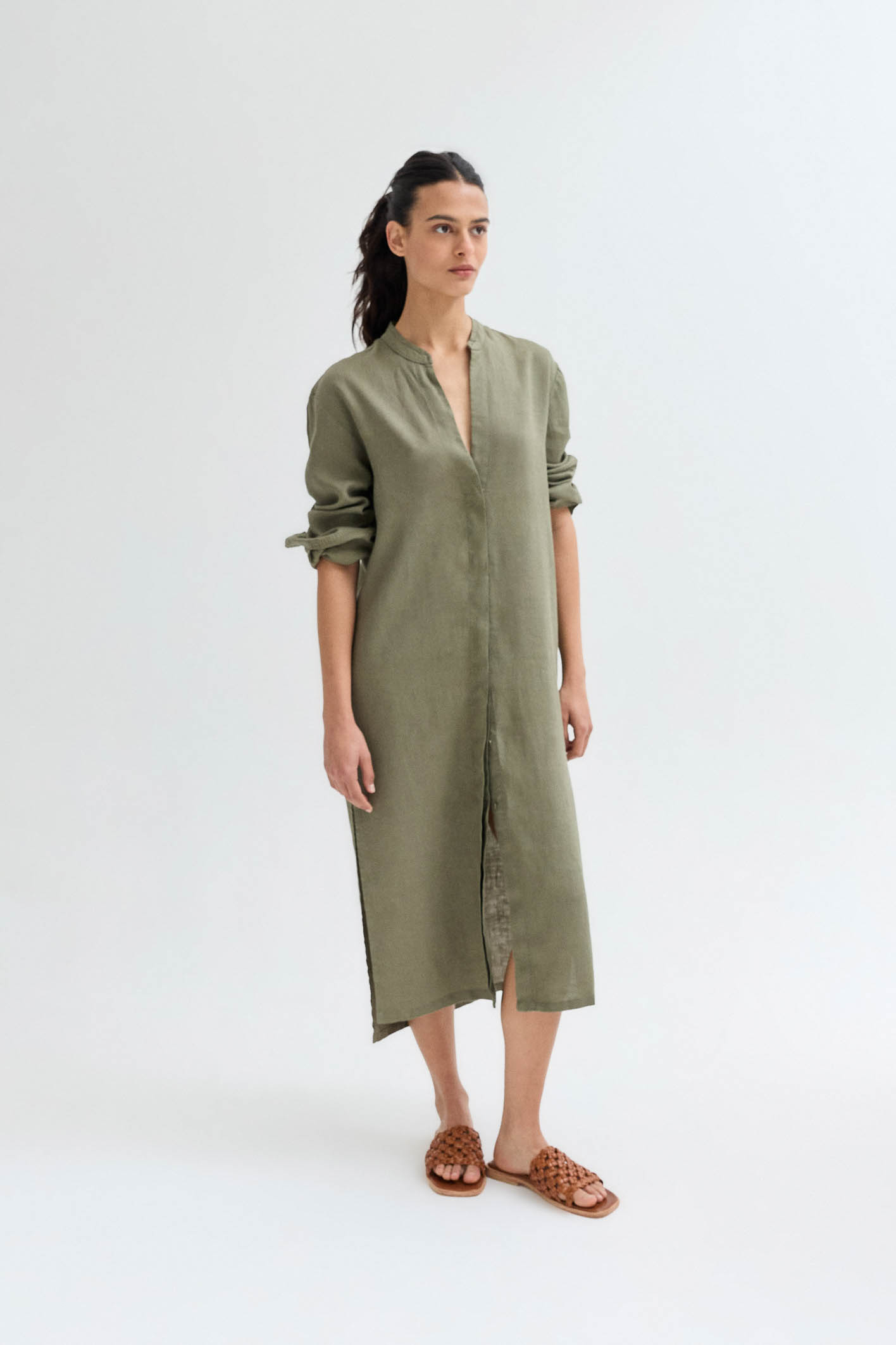 awada_tunica-de-lino_29-03-2025__picture-54084