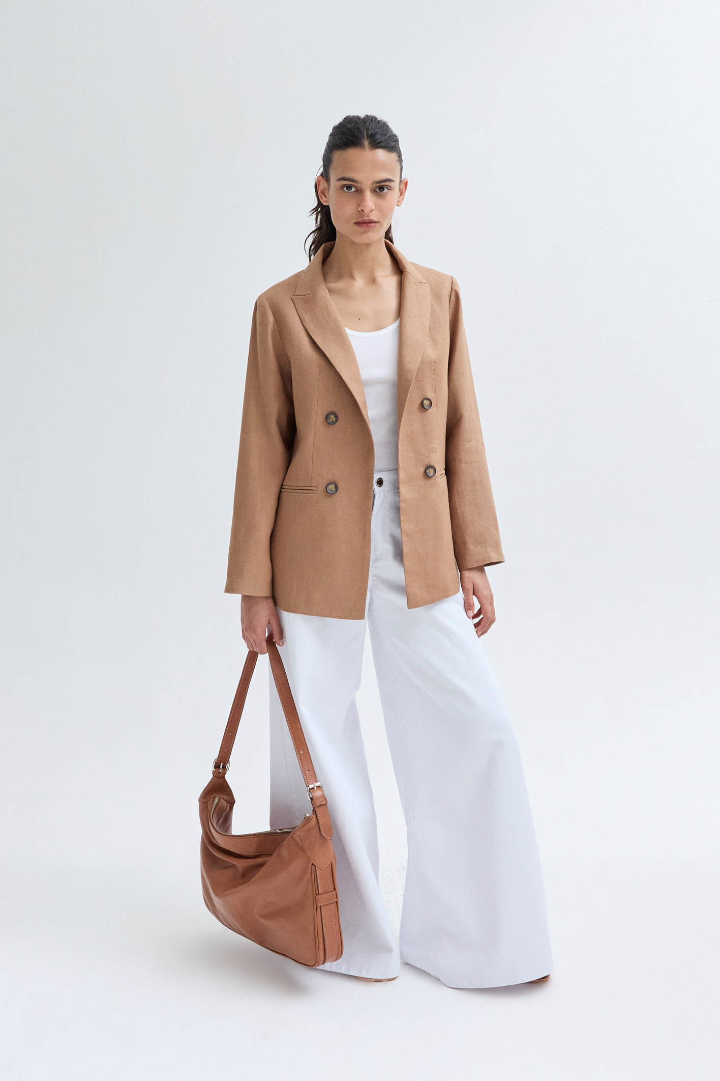 awada_blazer-de-lino_49-27-2024__picture-54191