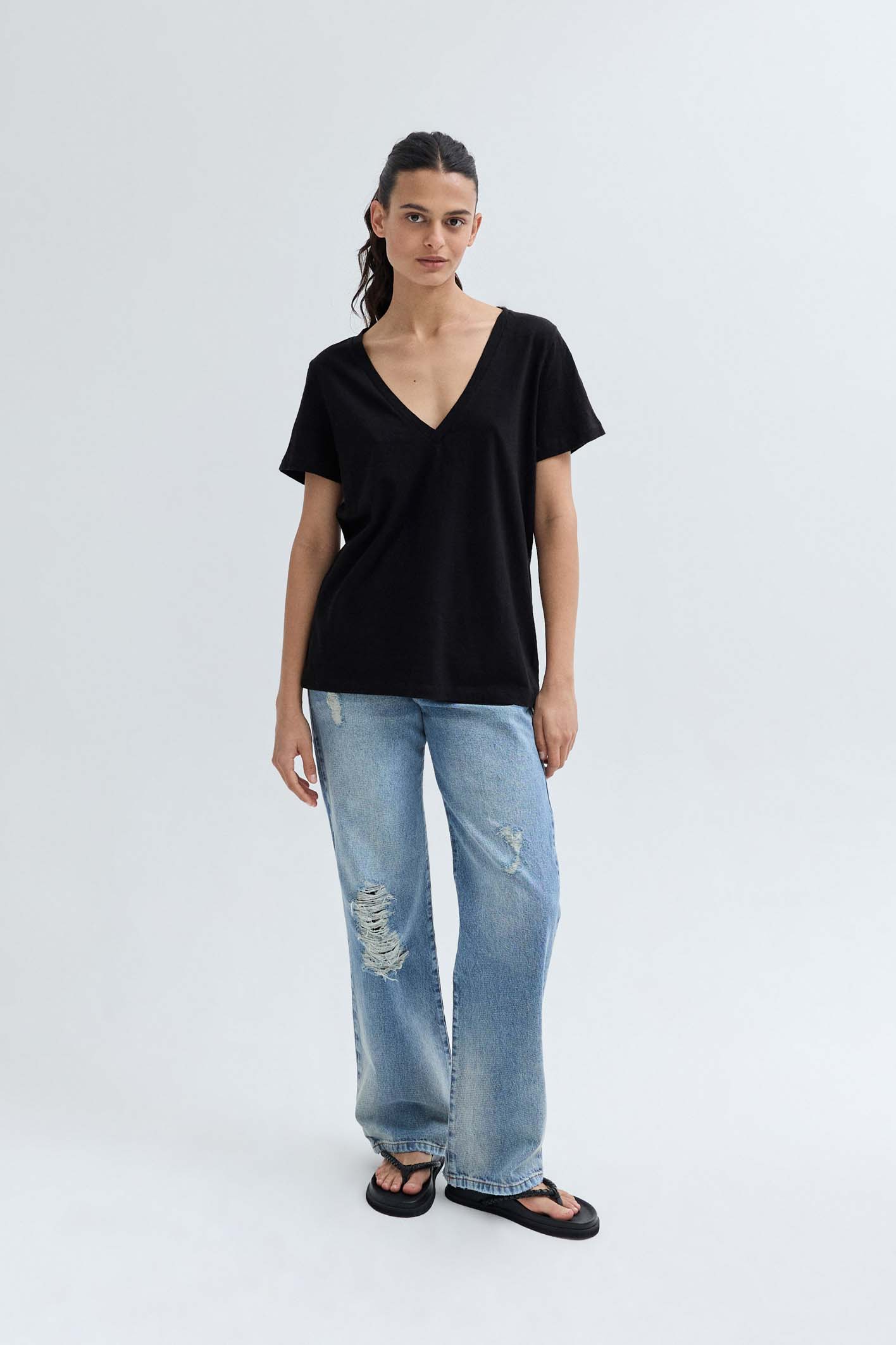 awada_remera-escote-v_55-27-2024__picture-54195