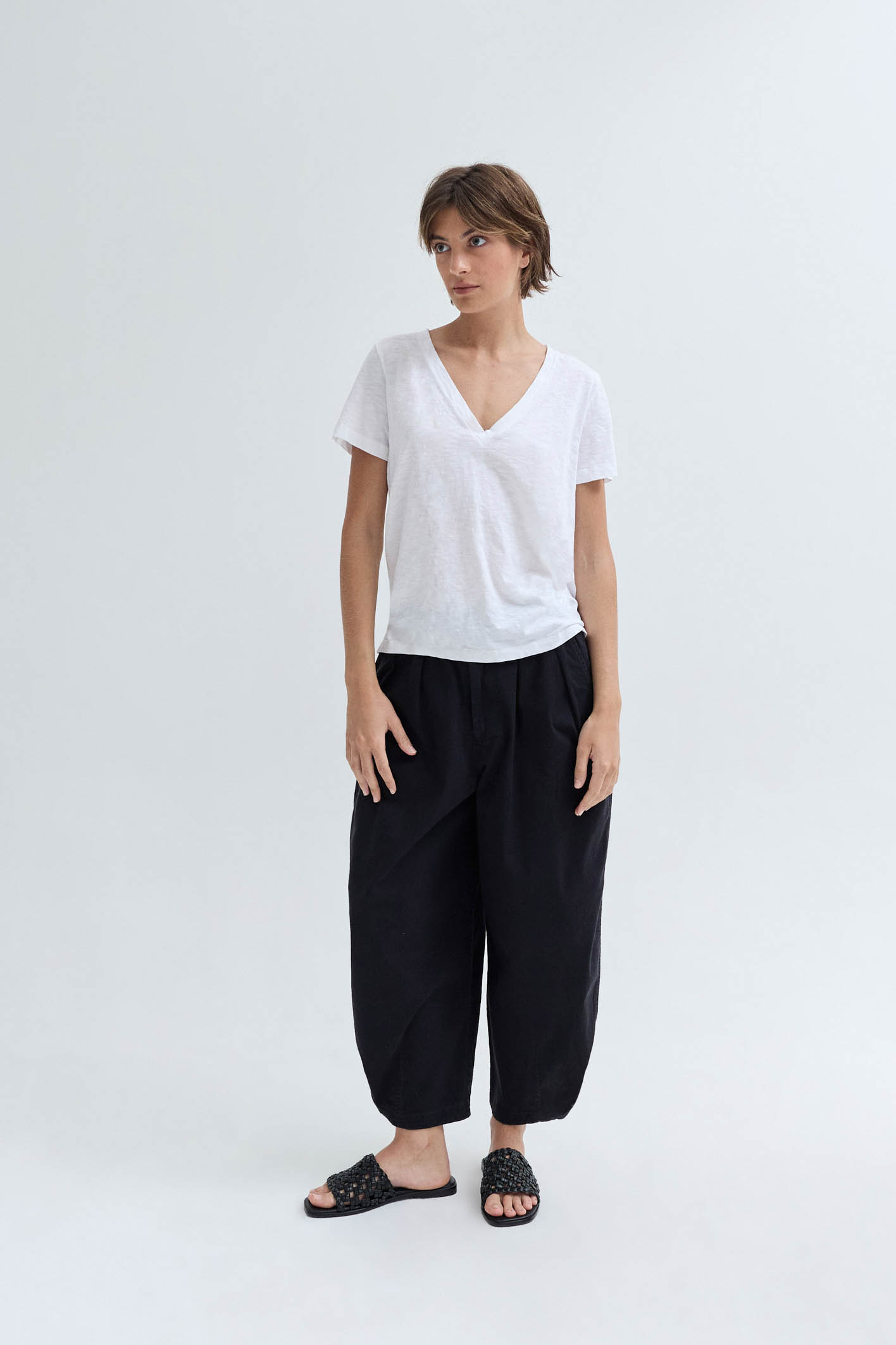 awada_remera-escote-v_55-27-2024__picture-54314