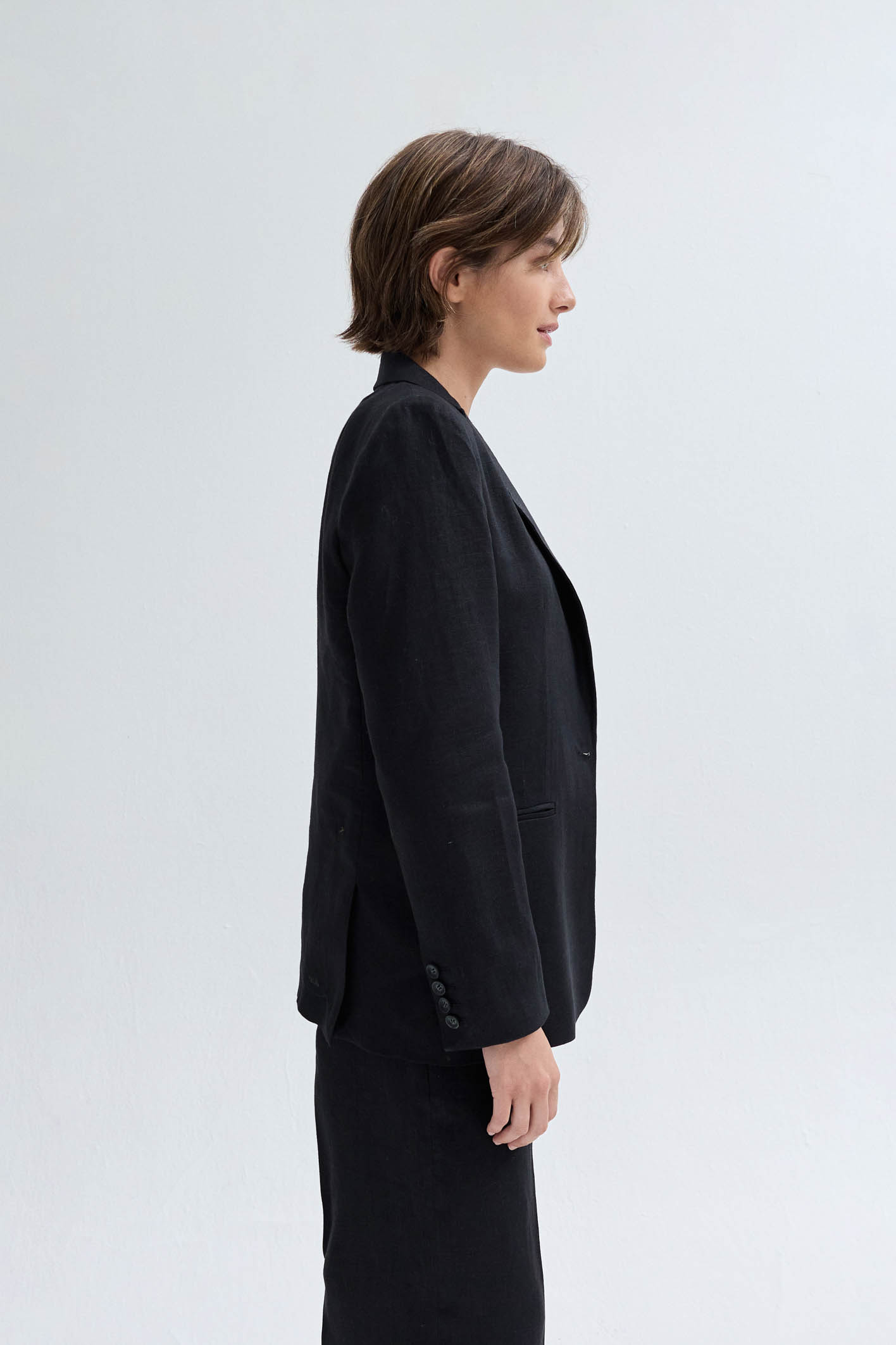 awada_blazer-sastrero-lino_49-27-2024__picture-54392