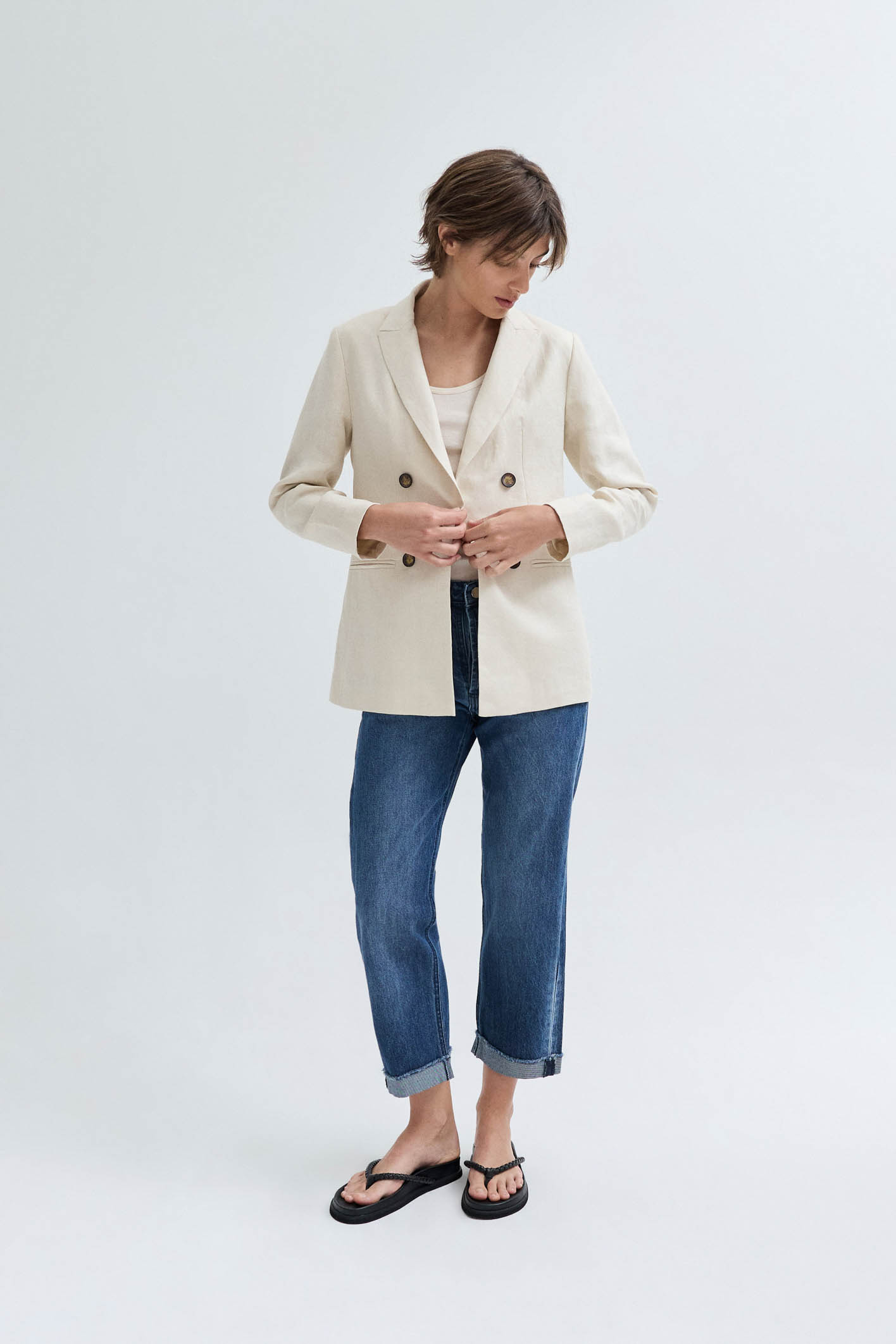 awada_blazer-de-lino_49-27-2024__picture-54407