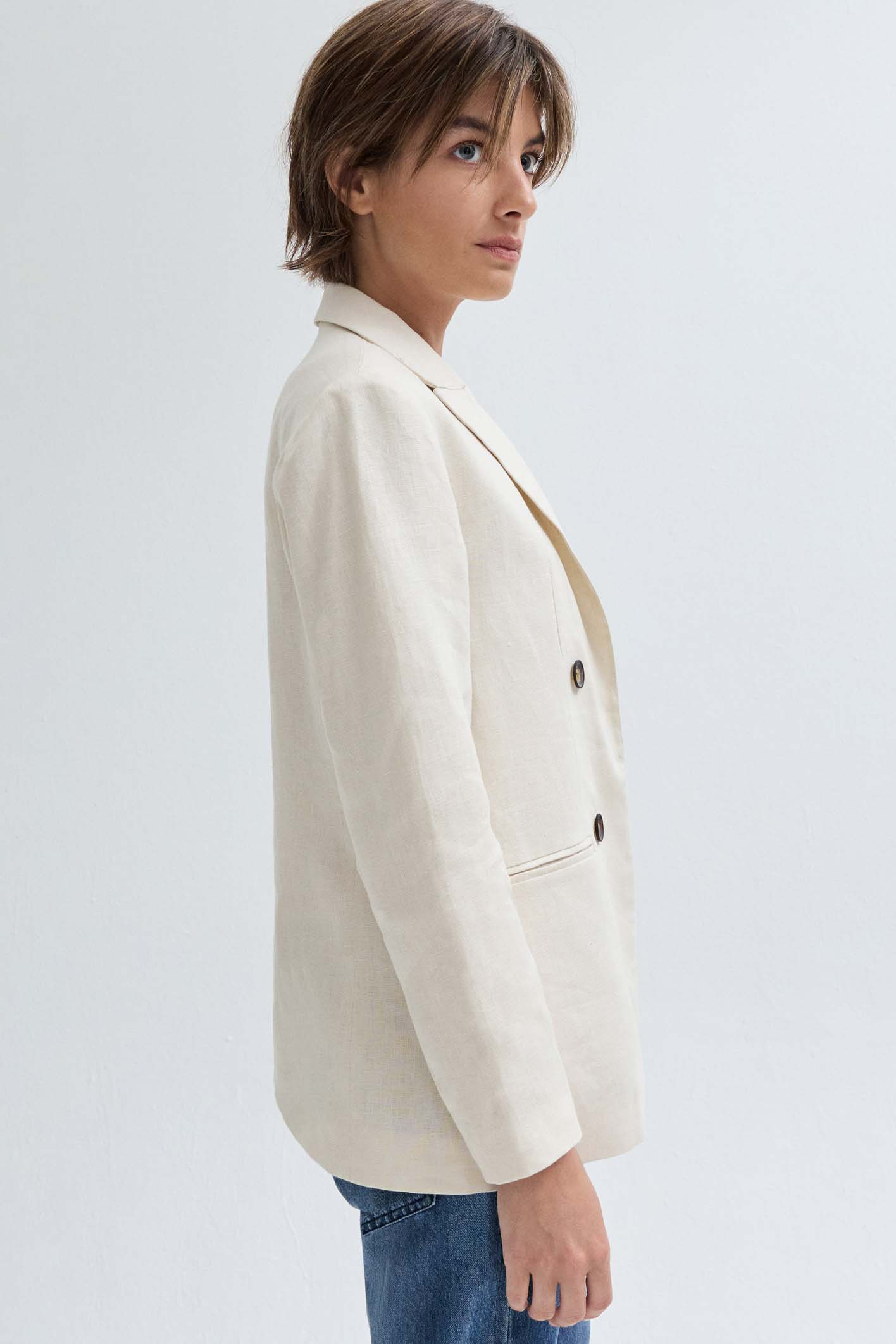 awada_blazer-de-lino_49-27-2024__picture-54409