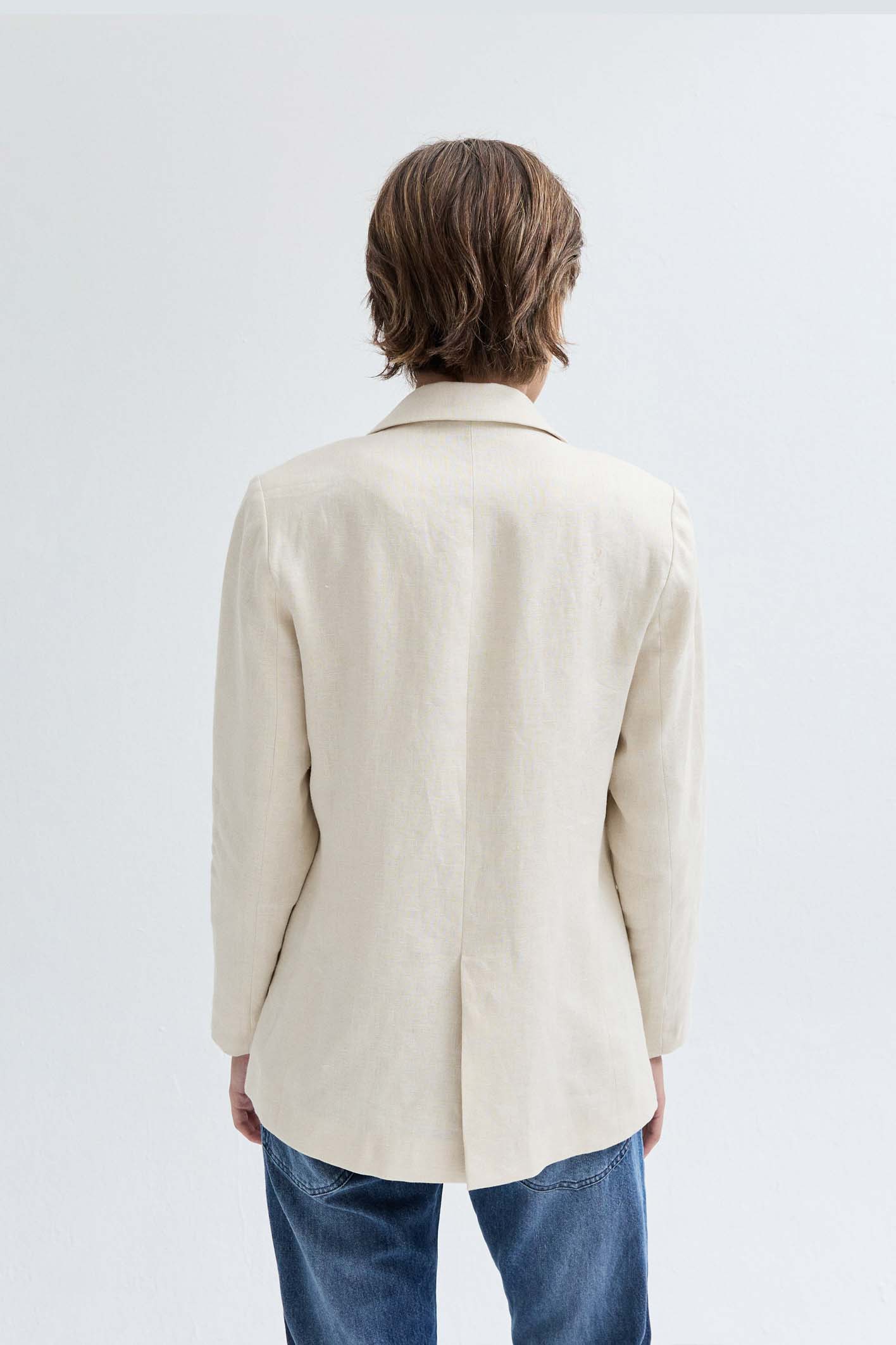awada_blazer-de-lino_49-27-2024__picture-54410
