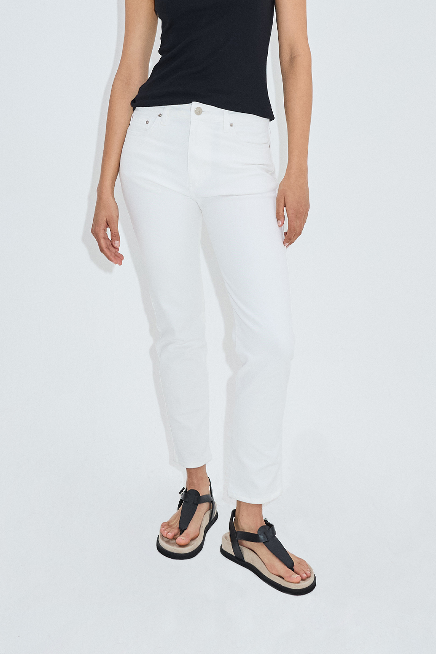 awada_jean-puelo-off-white_52-27-2024__picture-54707