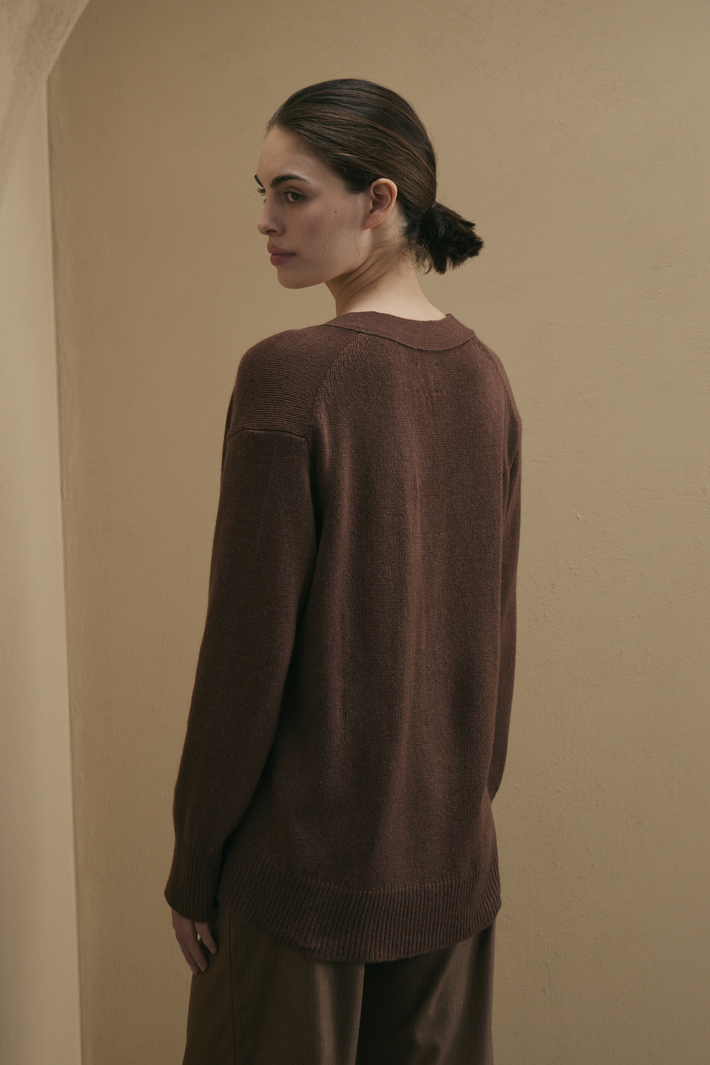awada_sweater-cashmere-cardigan_08-10-2025__picture-56443