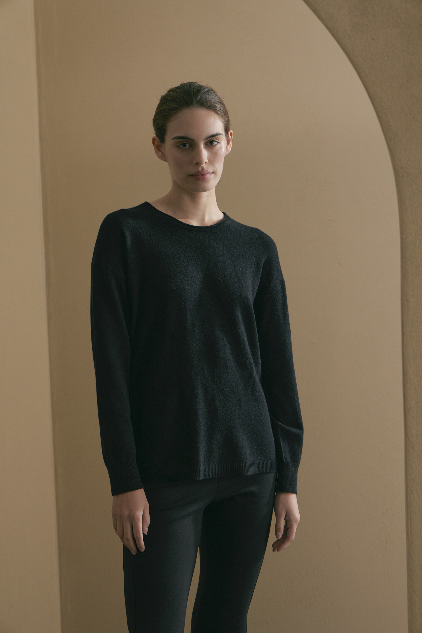 awada_sweater-cashmere-redondo_27-27-2025__picture-56685