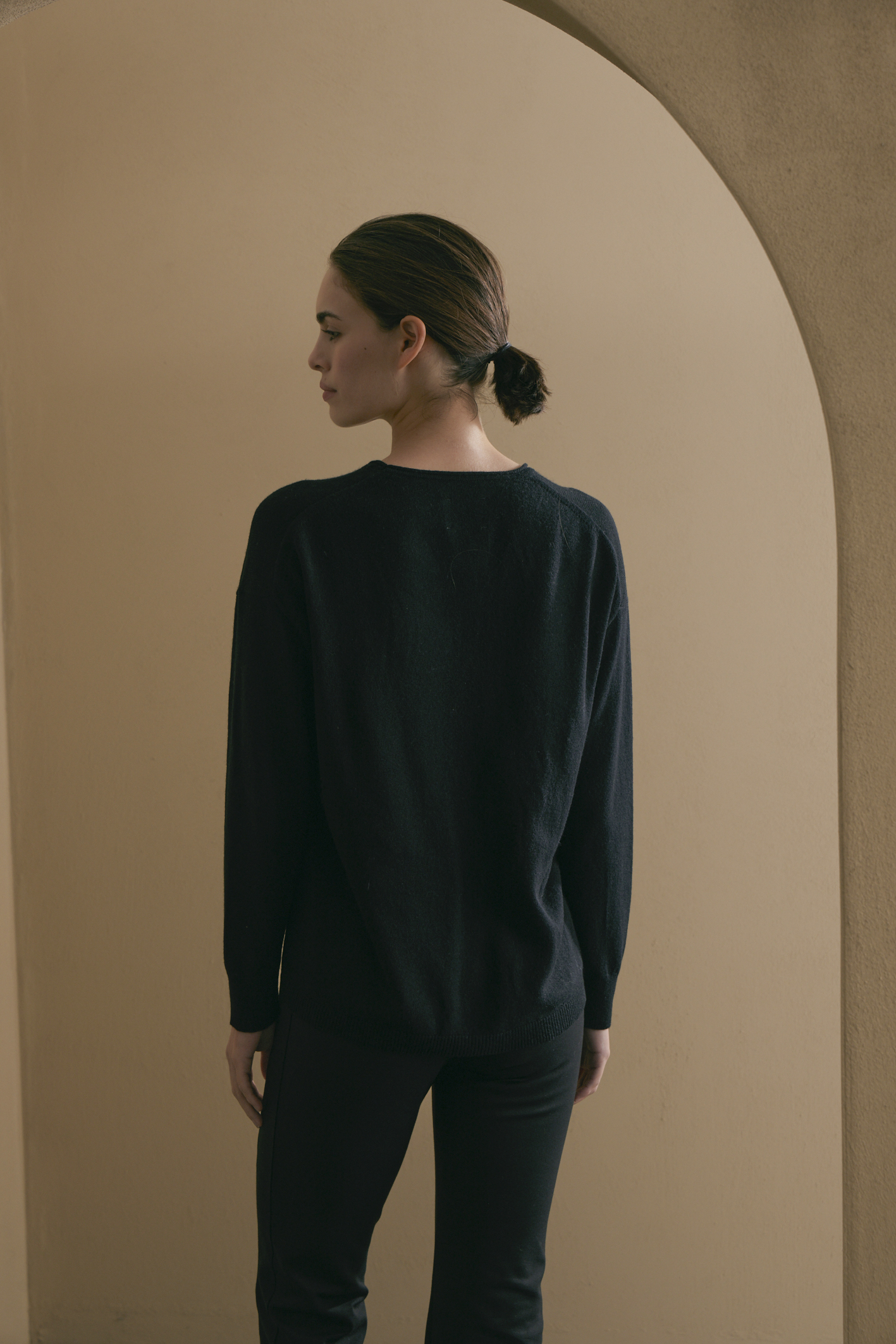 awada_sweater-cashmere-redondo_27-27-2025__picture-56686