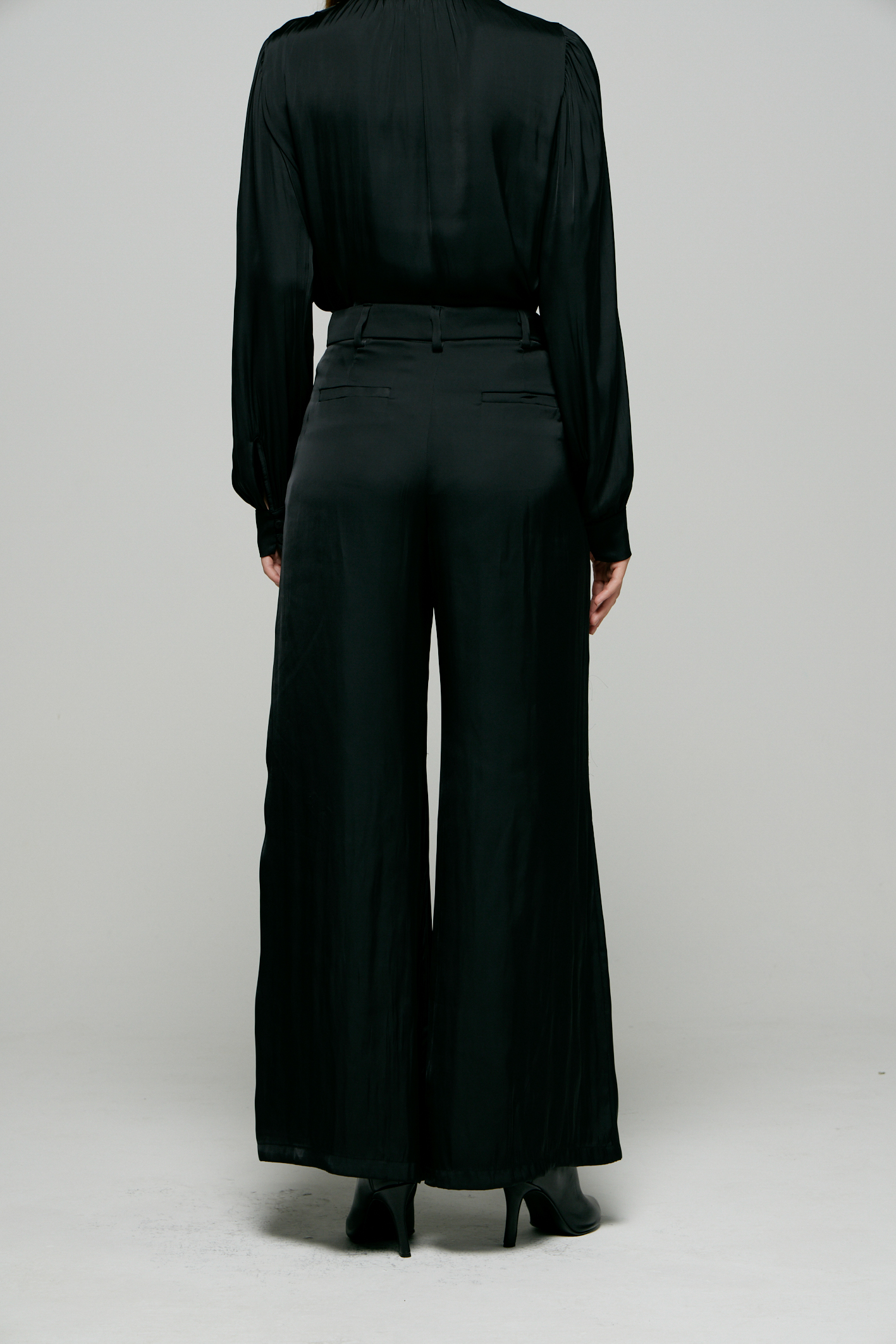 awada_pantalon-tijuana_41-31-2025__picture-56747