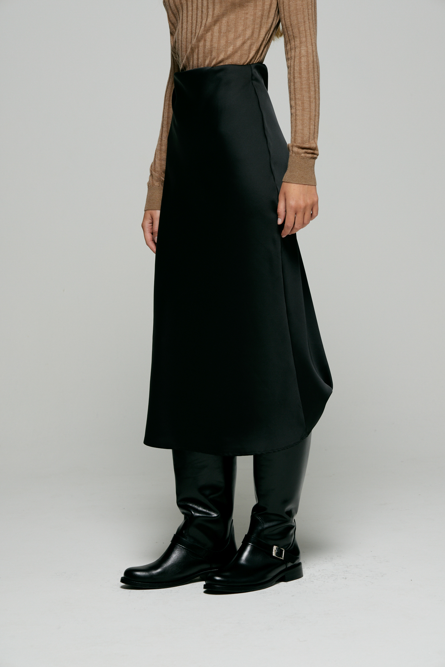 awada_falda-habana_42-28-2025__picture-56806