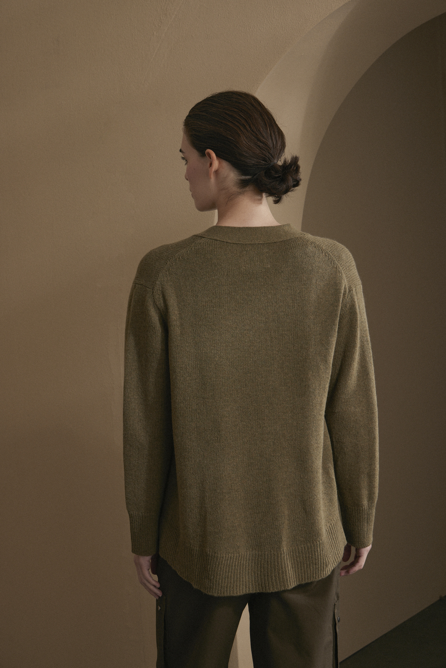 awada_sweater-cashmere-cardigan_08-10-2025__picture-57067