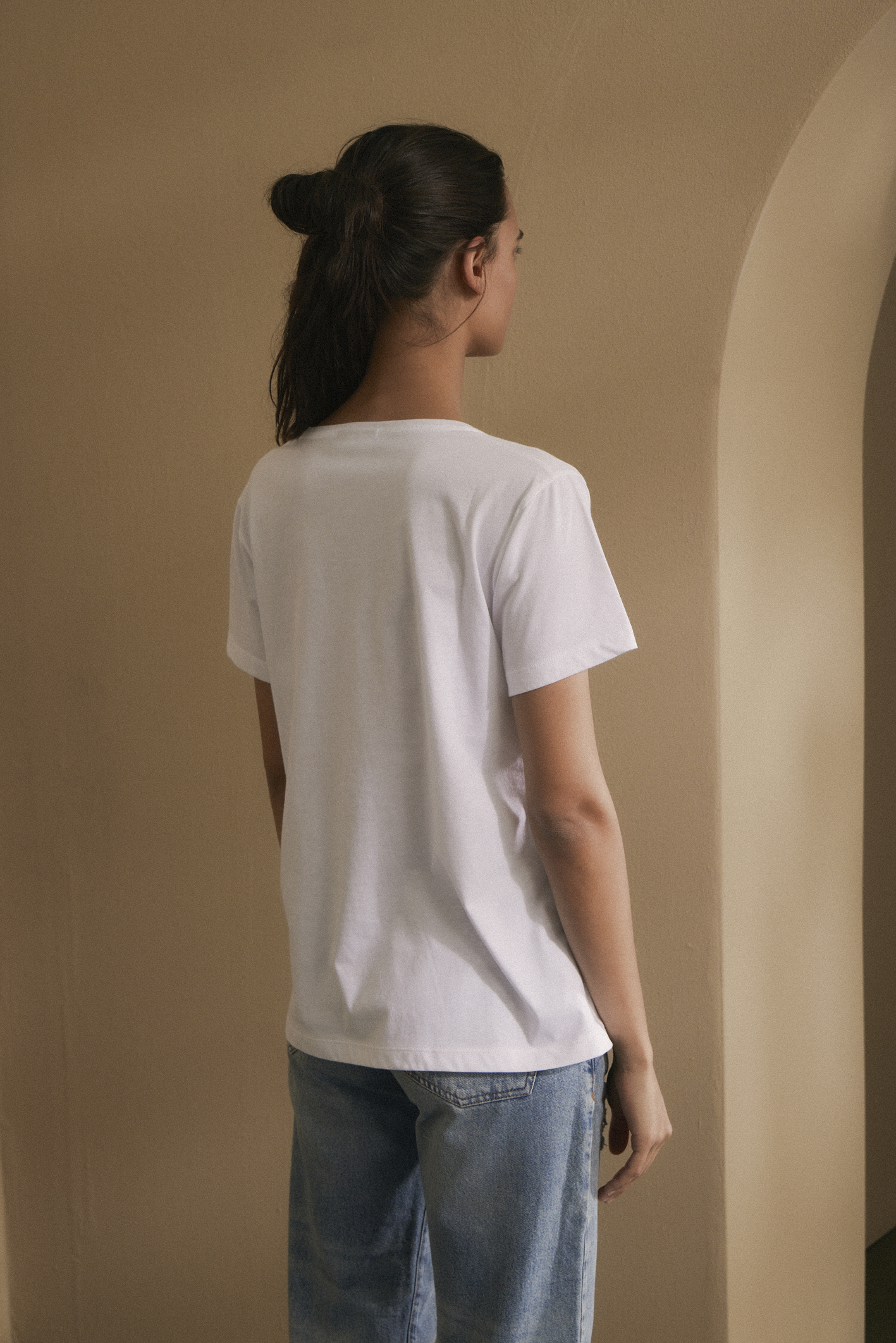 awada_remera-escote-v-pima_21-26-2025__picture-57107
