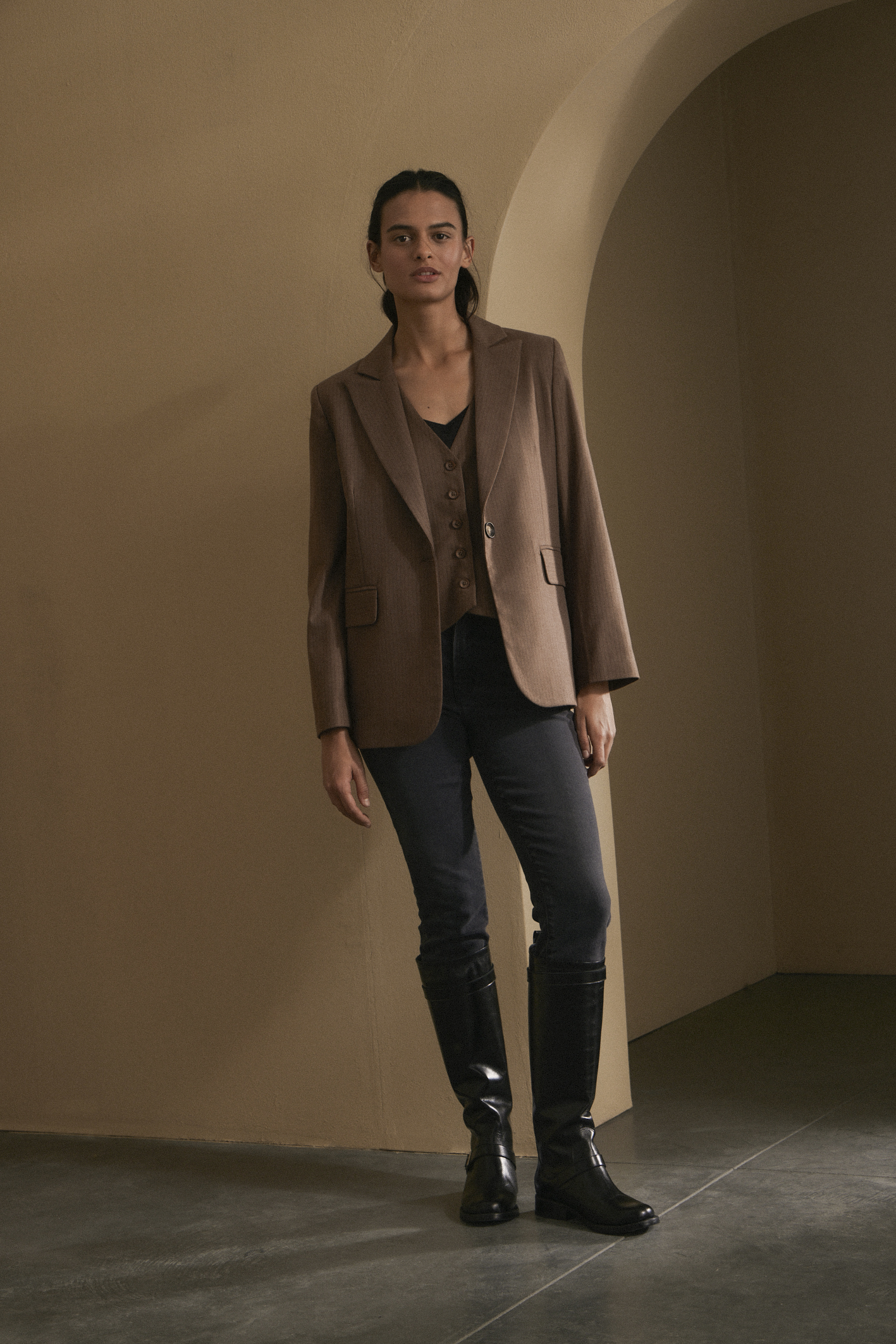awada_remera-escote-v-pima_21-26-2025__picture-57119
