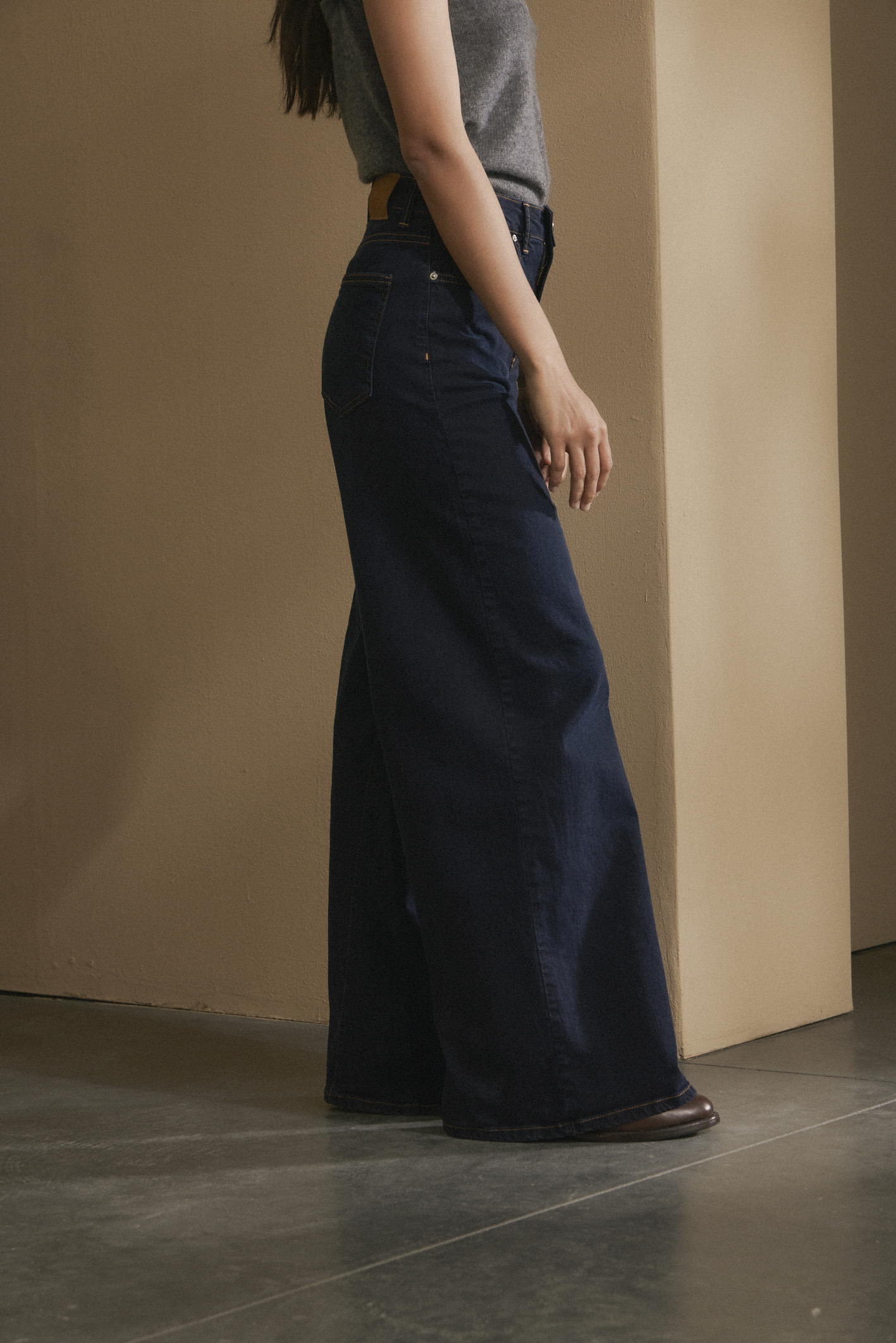 awada_jean-extra-wide-darkblue_41-17-2025__picture-57280