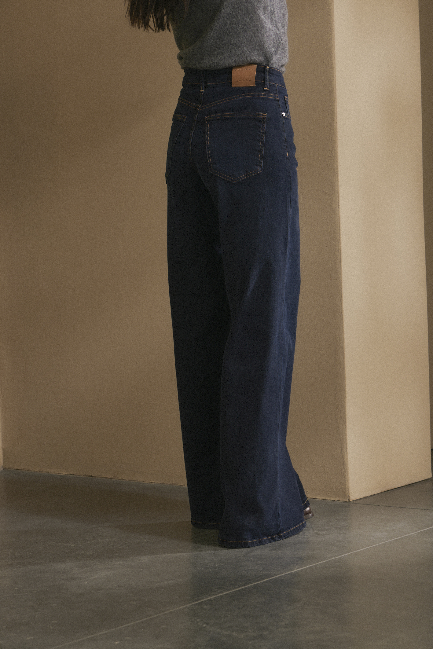 awada_jean-extra-wide-darkblue_41-17-2025__picture-57281