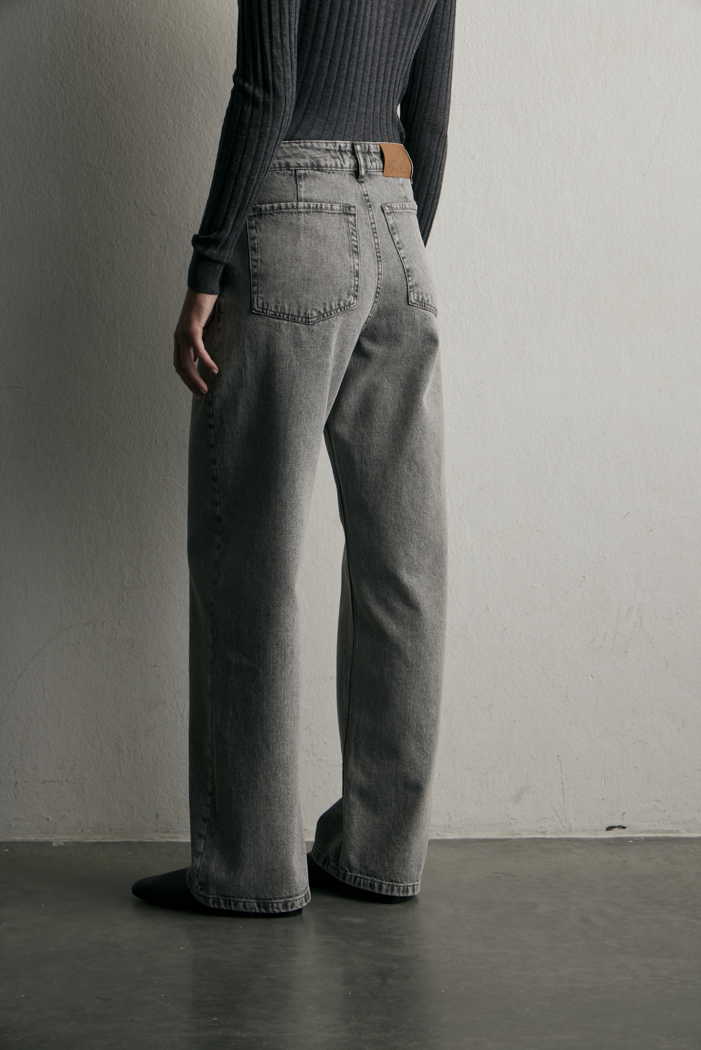 awada_jean-alameda-grey_56-03-2025__picture-57470