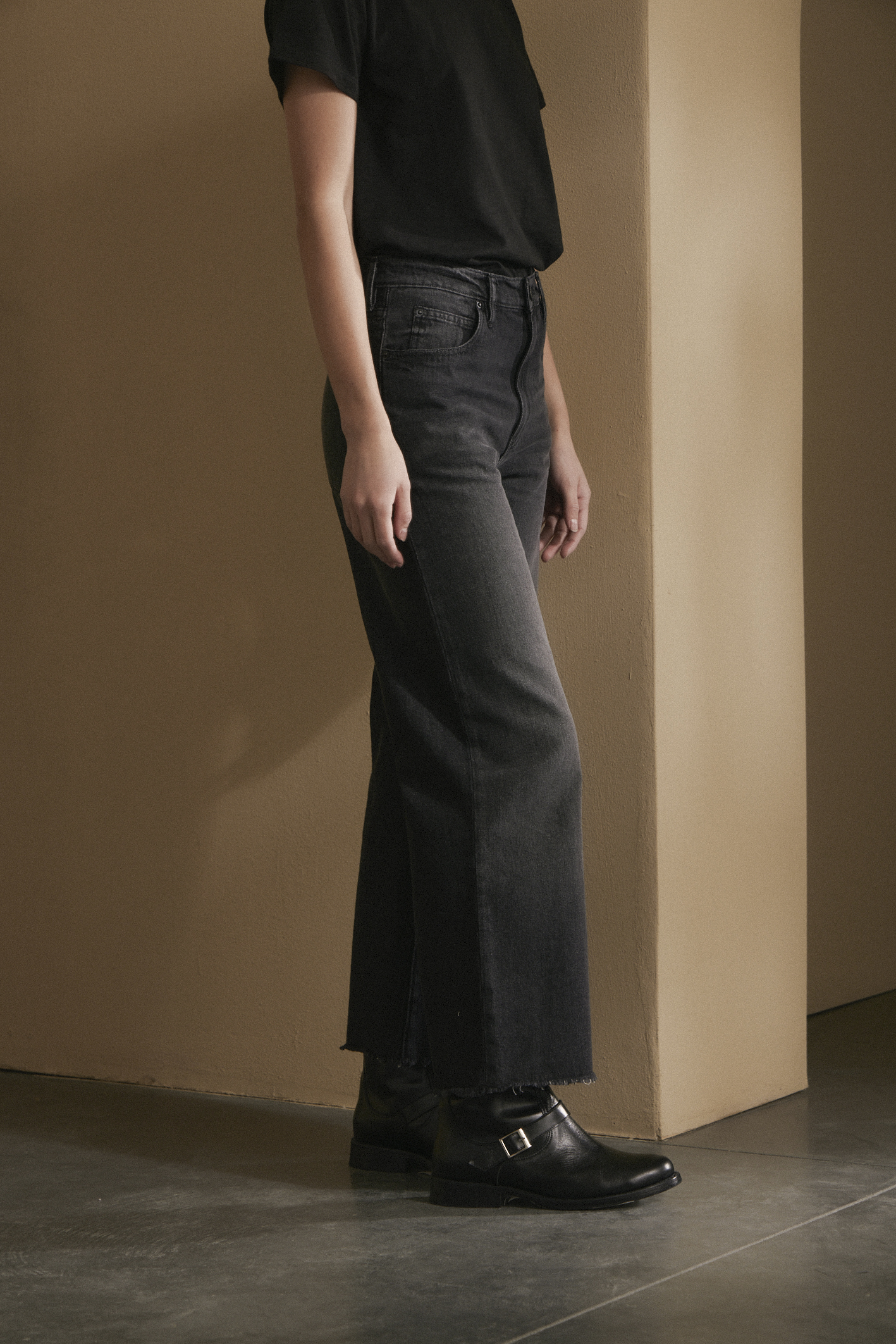 awada_jean-relaxed-black_52-27-2024__picture-57475