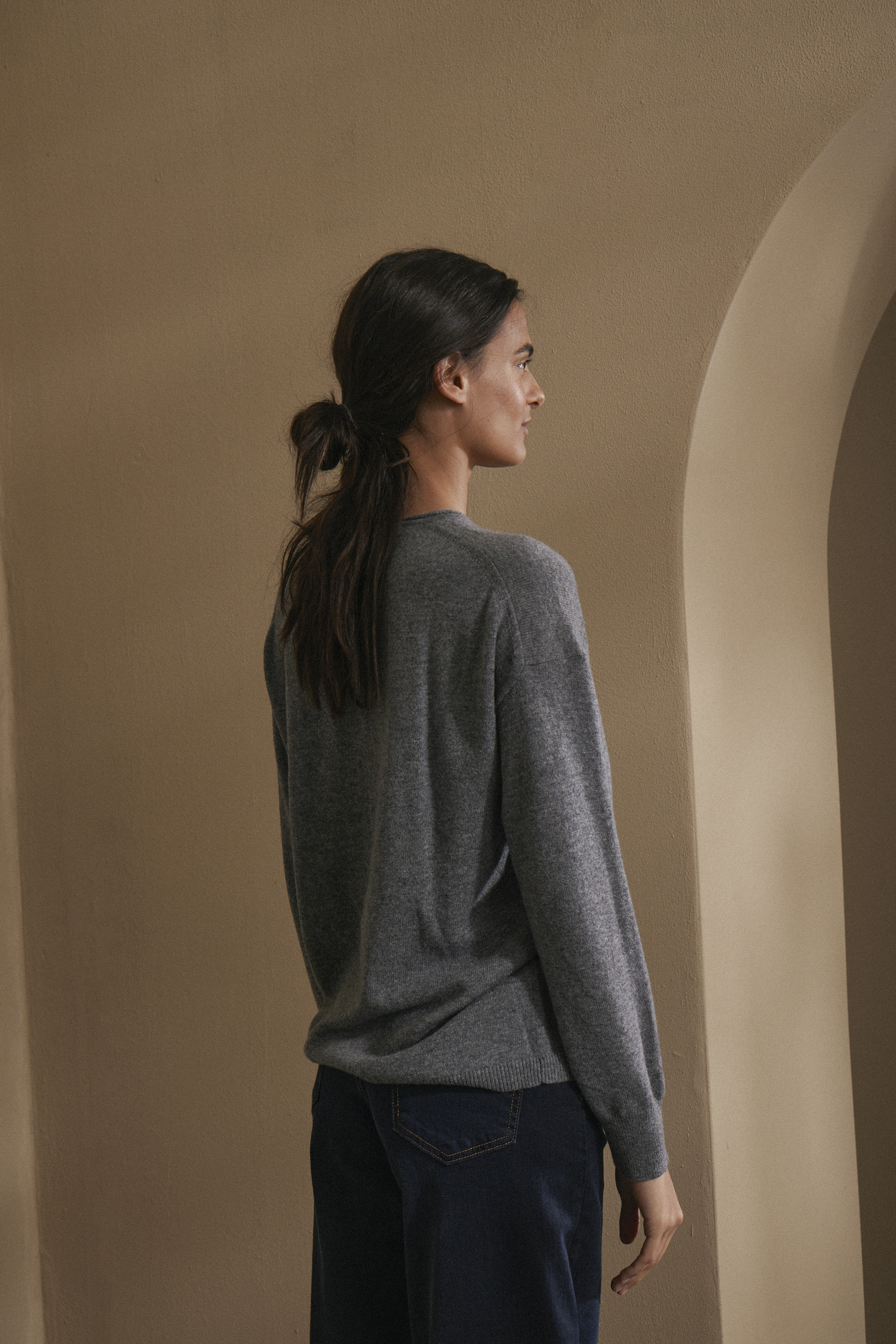 awada_sweater-cashmere-redondo_27-27-2025__picture-57513