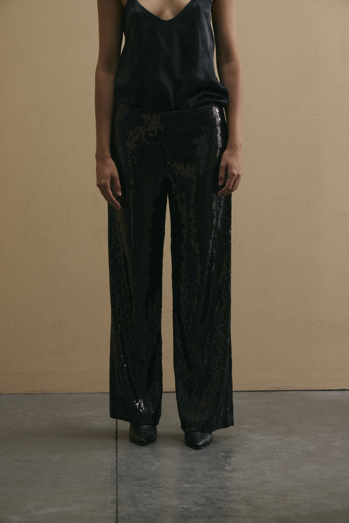 awada_pantalon-paillette_03-06-2025__picture-57921