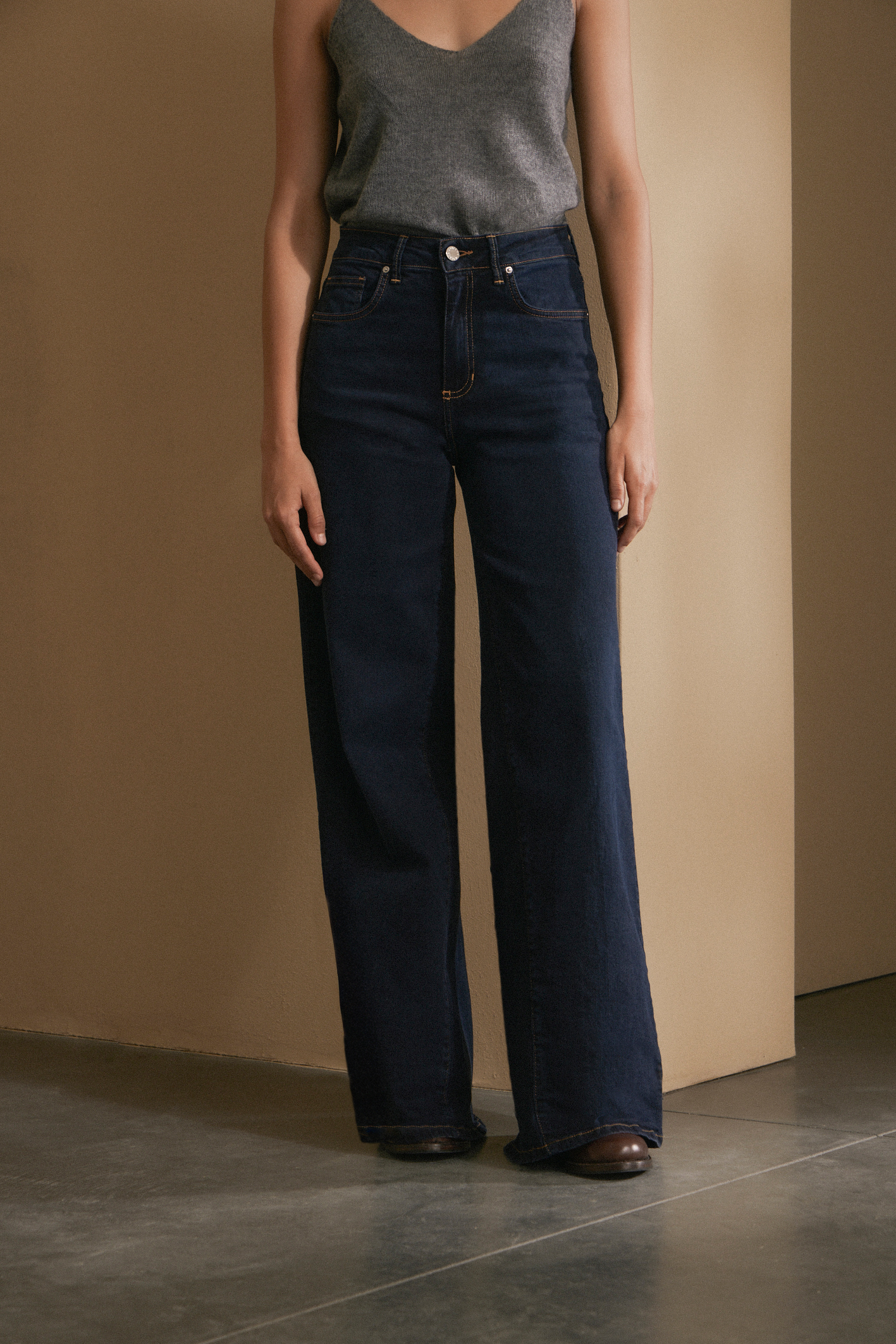 awada_jean-extra-wide-darkblue_41-17-2025__picture-58030
