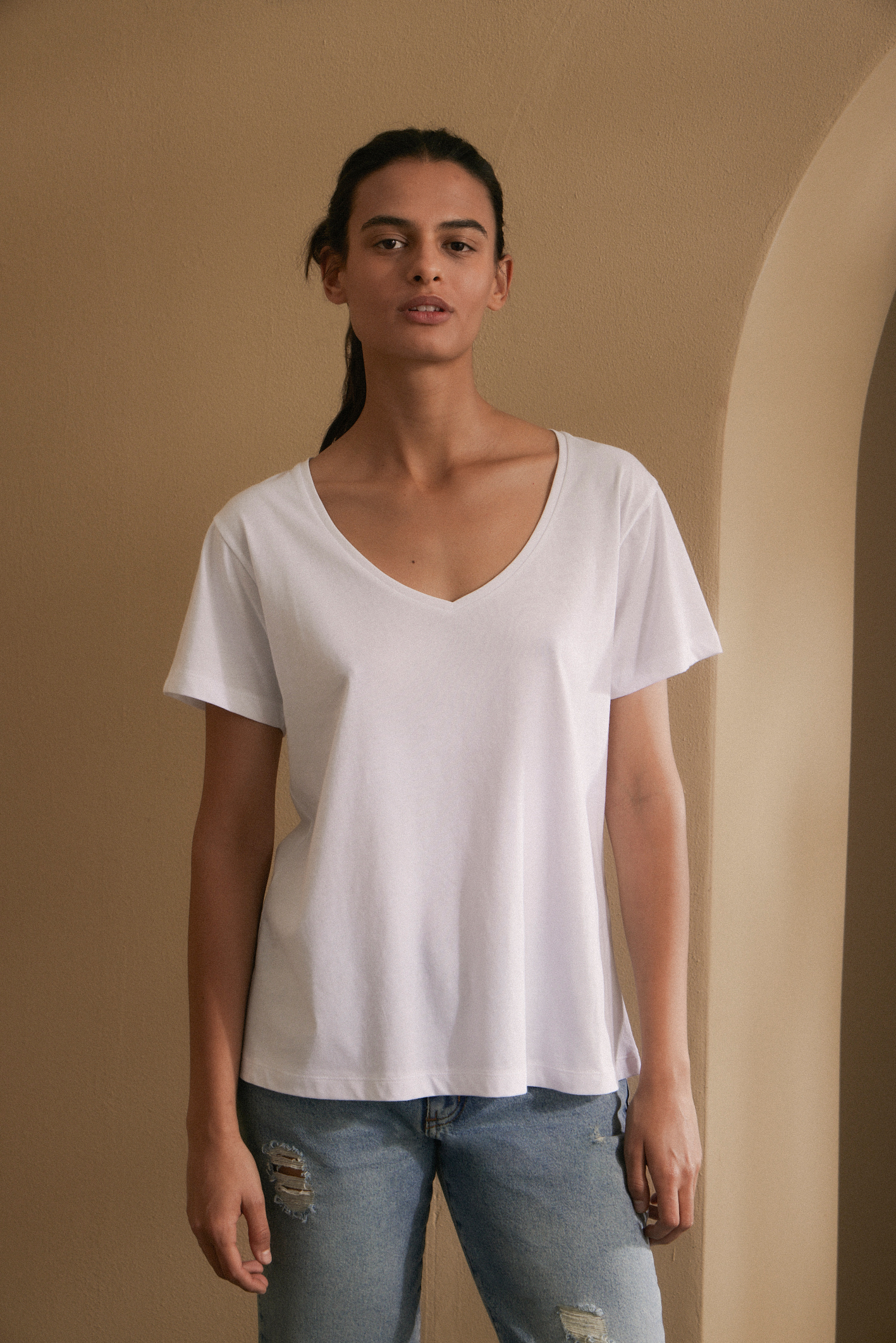 awada_remera-escote-v-pima_21-26-2025__picture-58052