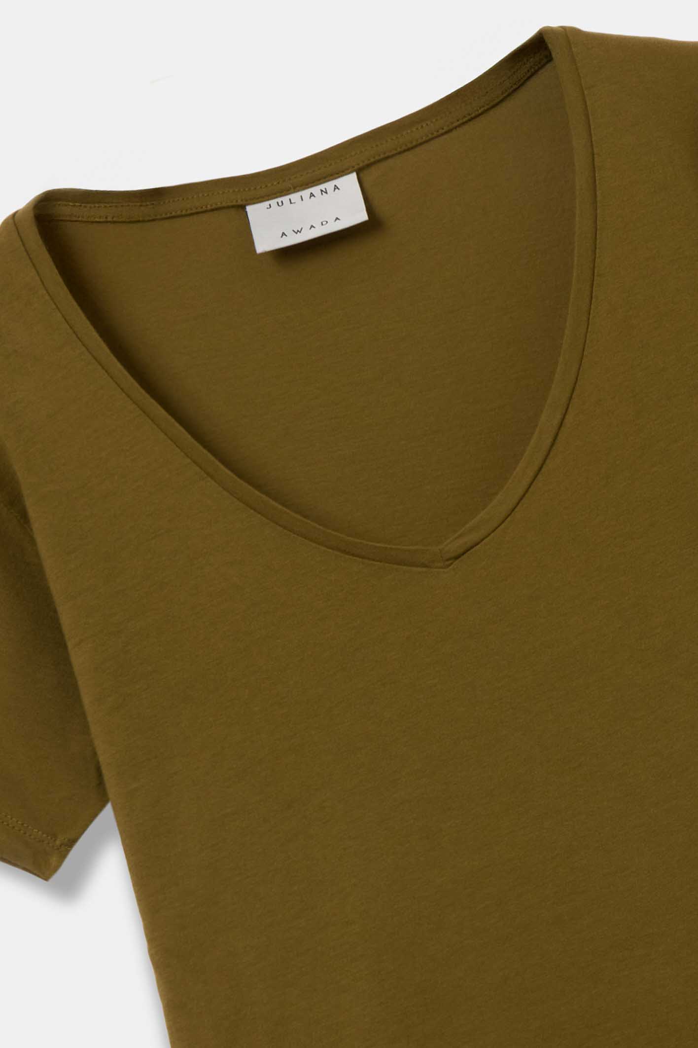 awada_remera-escote-v-pima_21-26-2025__picture-58056