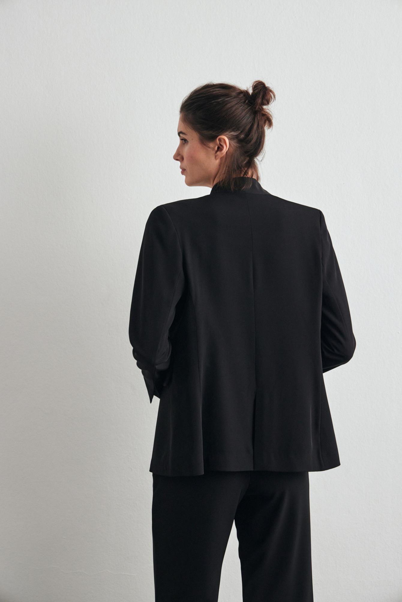 awada_blazer-baeza_40-28-2025__picture-60442