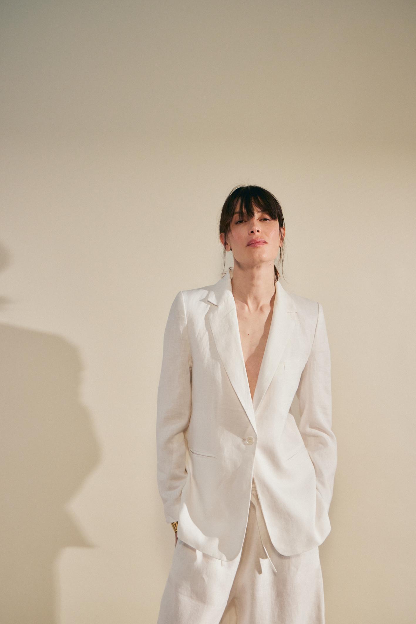 awada_blazer-de-lino_00-22-2025__picture-60621