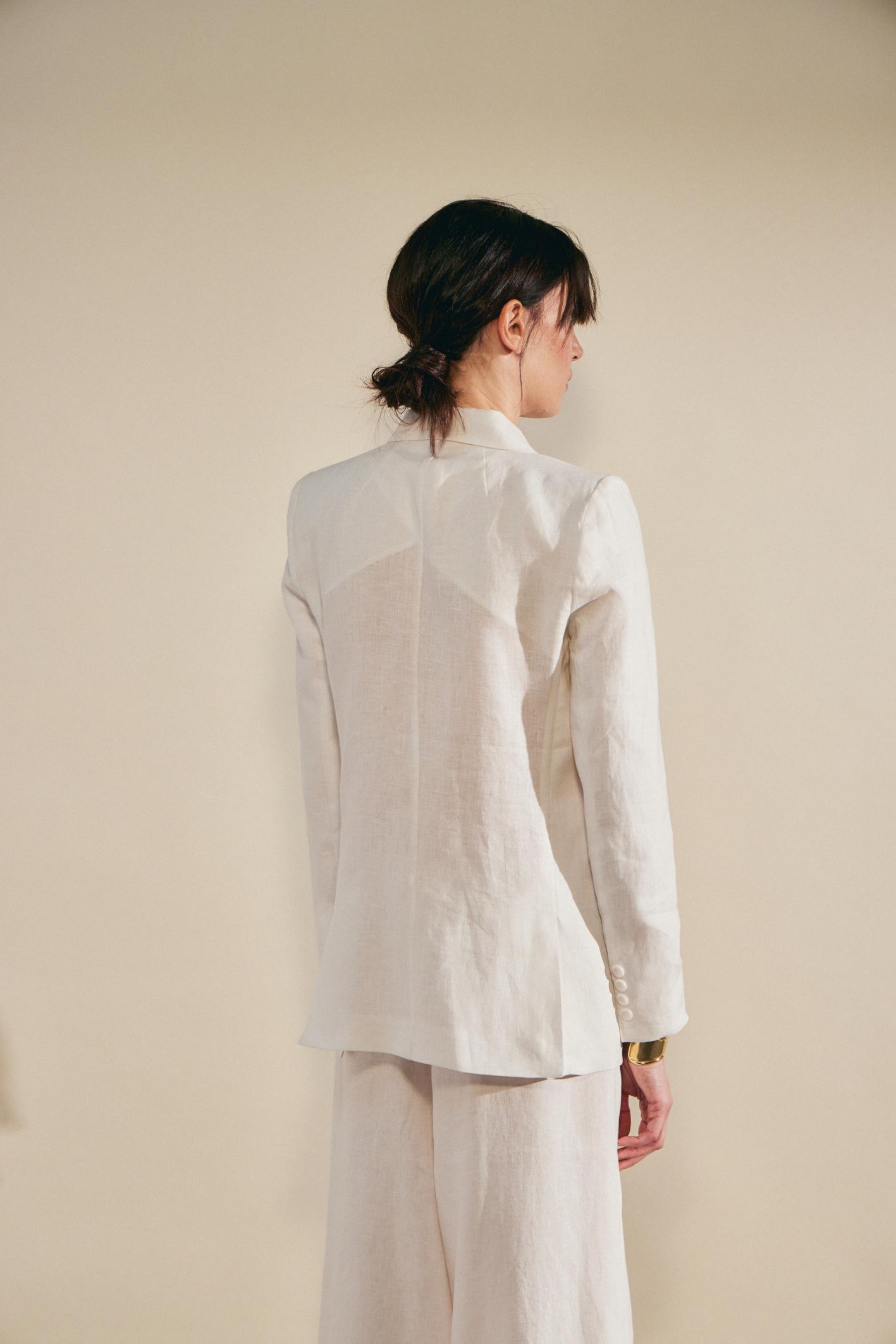 awada_blazer-de-lino_00-22-2025__picture-60623