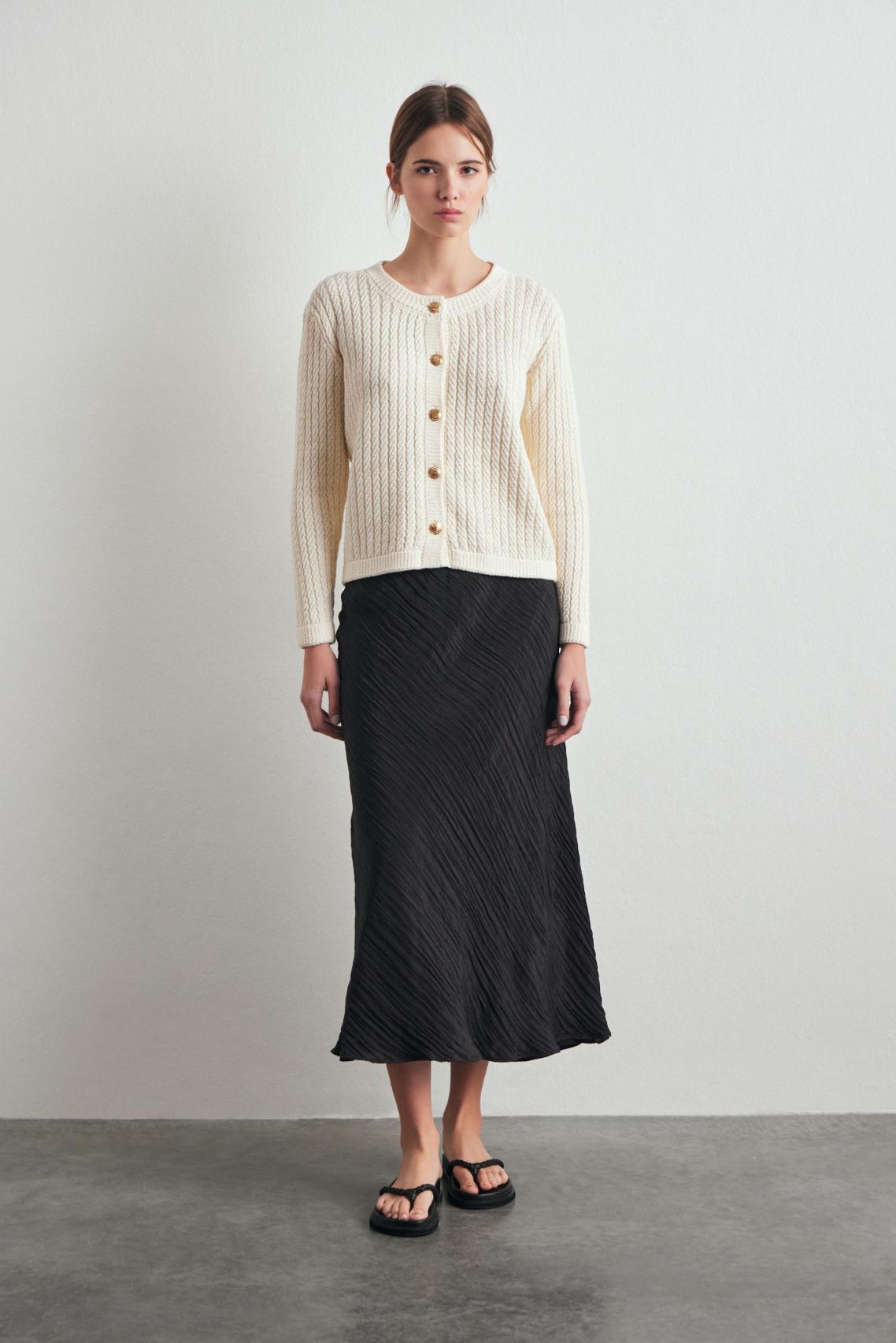 awada_cardigan-vigo_11-08-2025__picture-60734