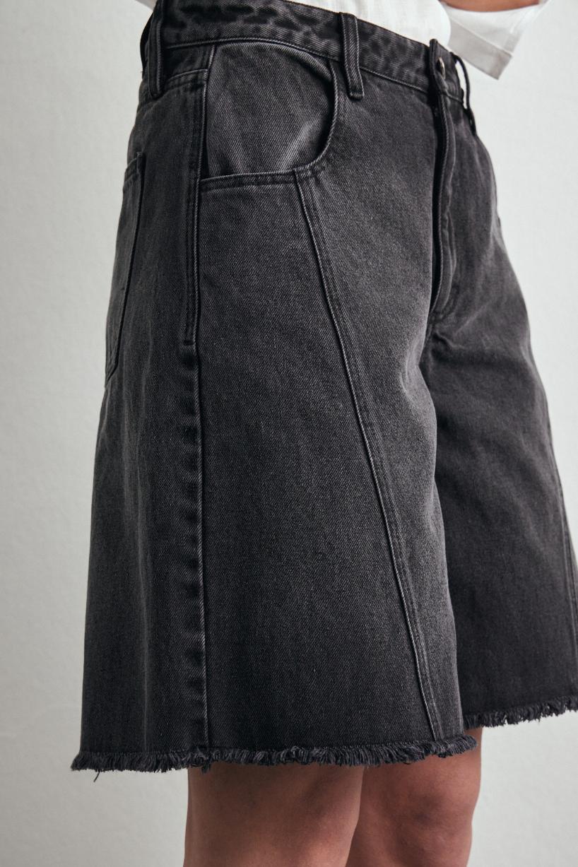 awada_bermuda-acapulco-black_50-04-2026__picture-60759