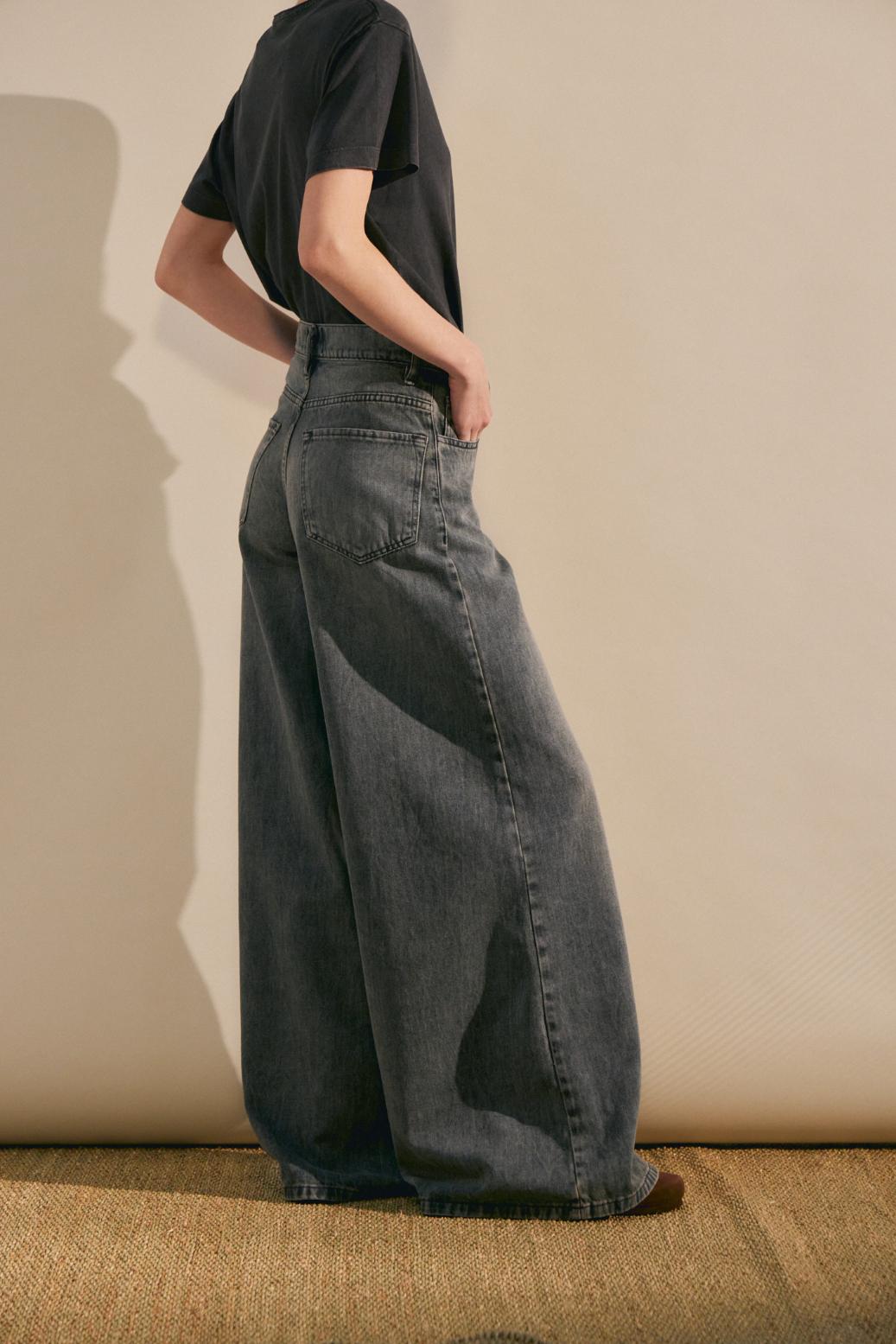 awada_jean-super-wide-grey_44-03-2025__picture-61345