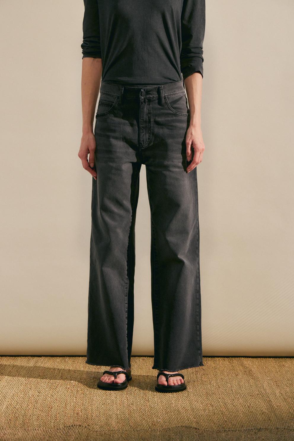 awada_jean-relaxed-megablack_41-03-2025__picture-61353