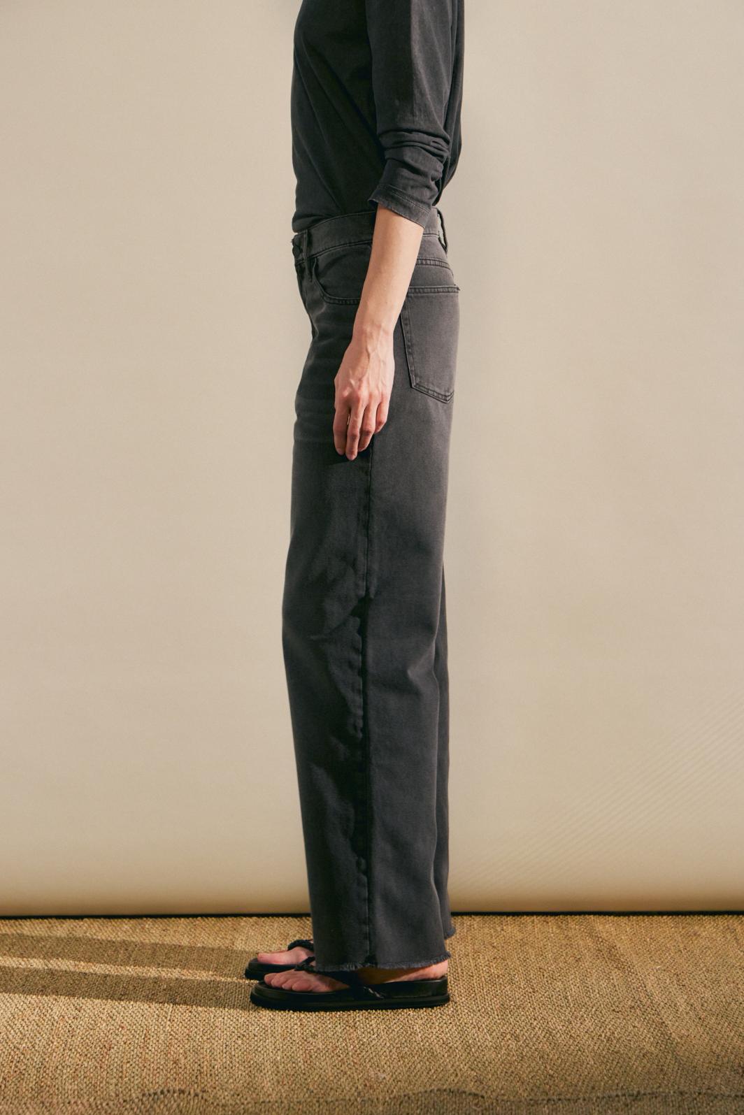 awada_jean-relaxed-megablack_41-03-2025__picture-61355