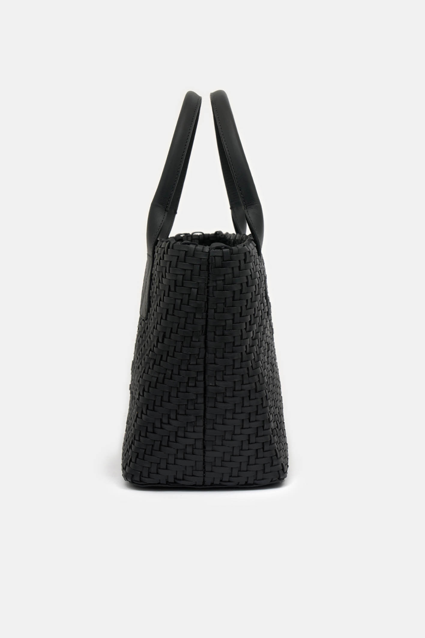 awada_cartera-trenzada_31-27-2025__picture-61404