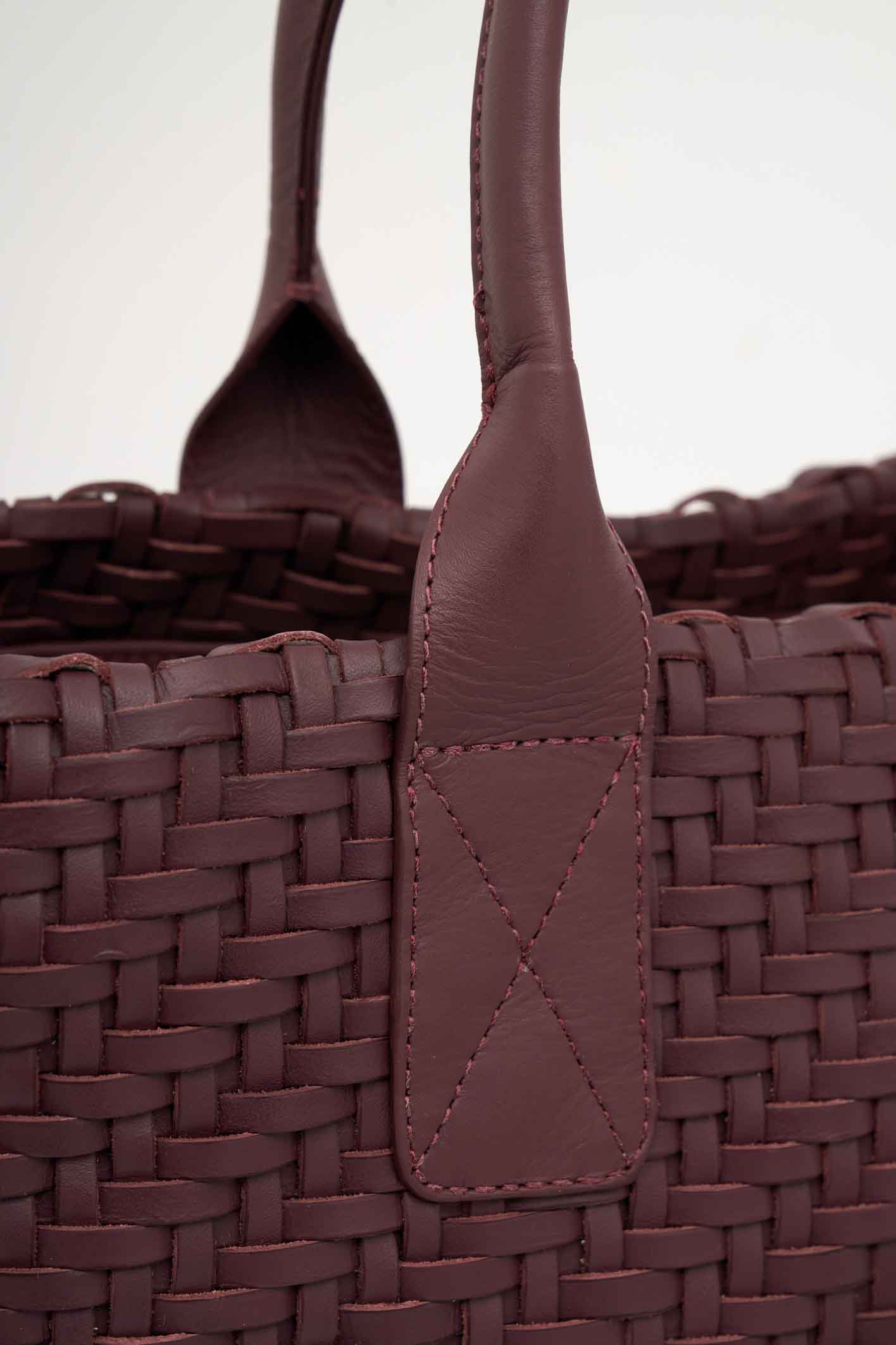 awada_cartera-trenzada_31-27-2025__picture-61408