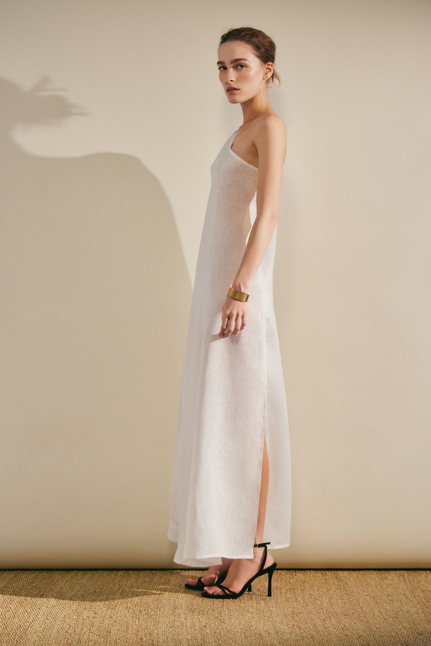 awada_vestido-amplio-lino_02-22-2025__picture-61480