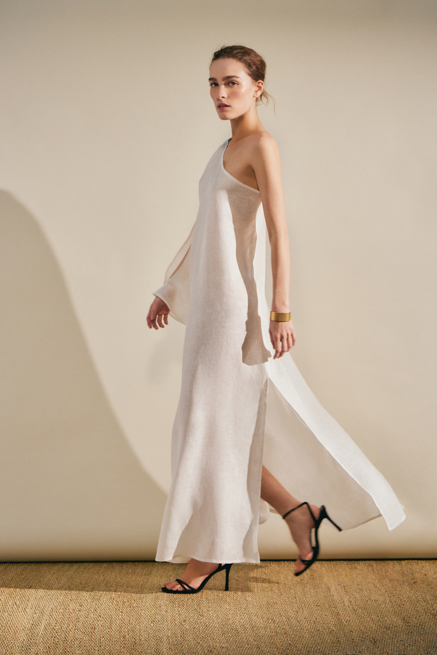 awada_vestido-amplio-lino_02-22-2025__picture-61481