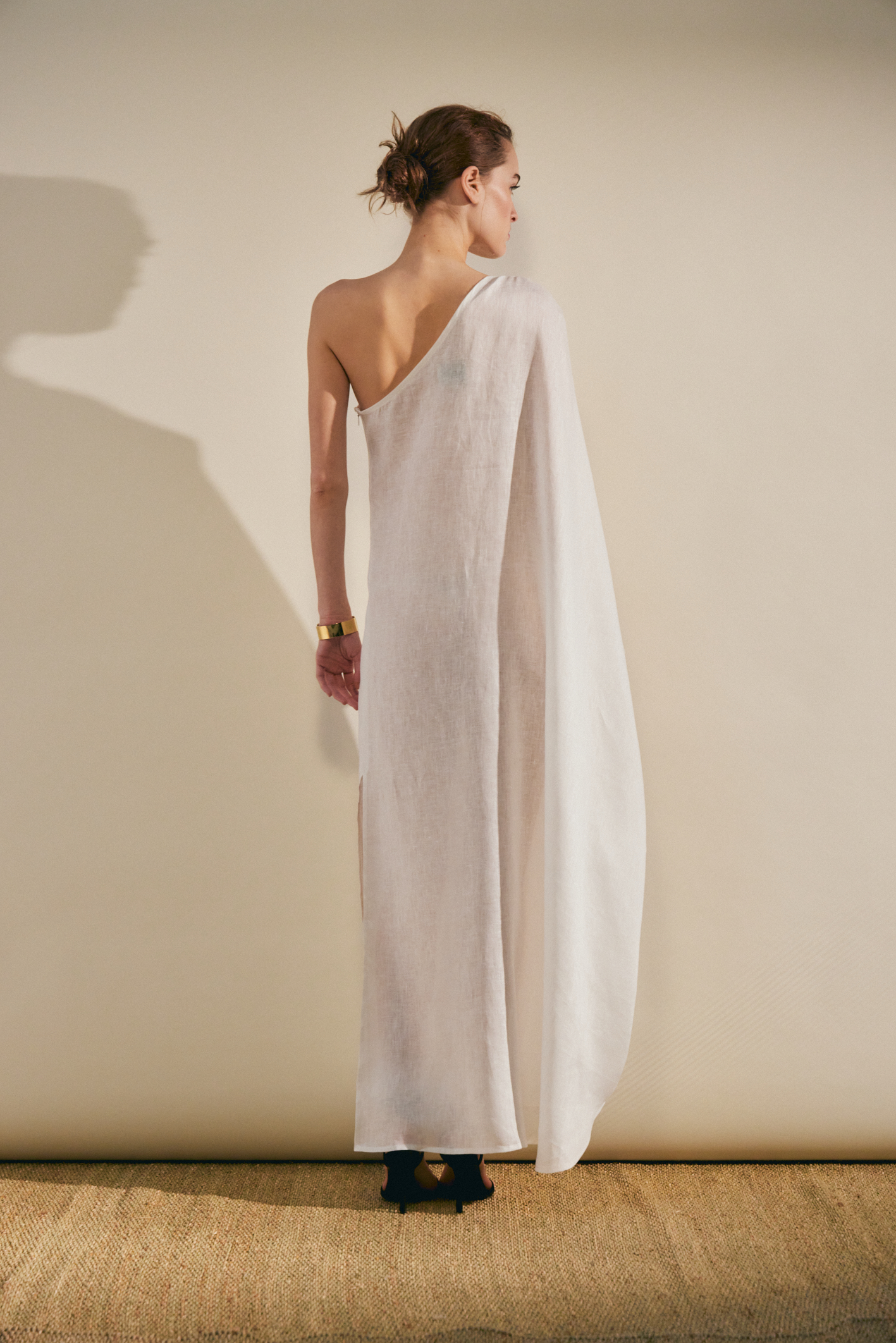 awada_vestido-amplio-lino_02-22-2025__picture-61482