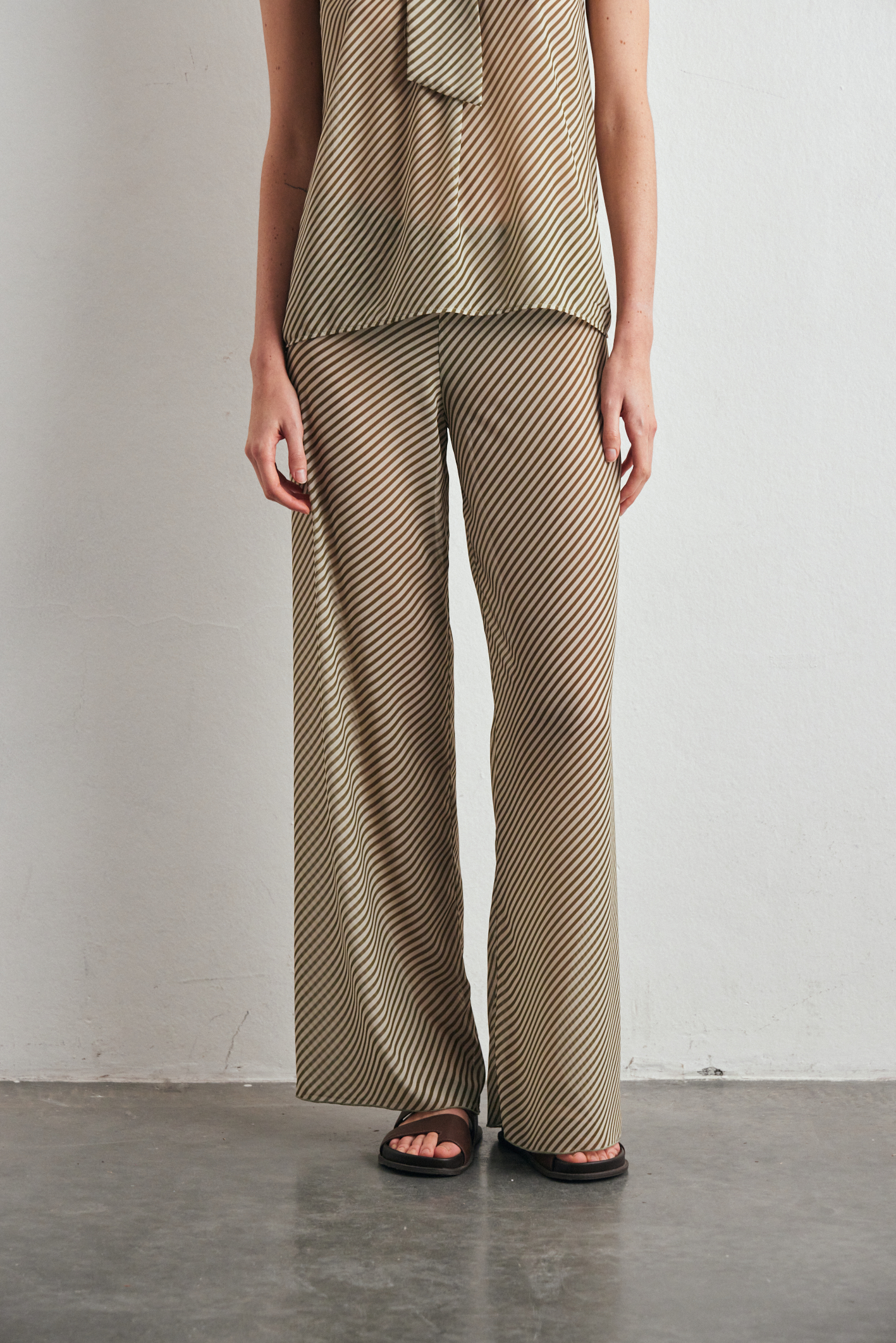 awada_pantalon-pravia_09-14-2025__picture-61513