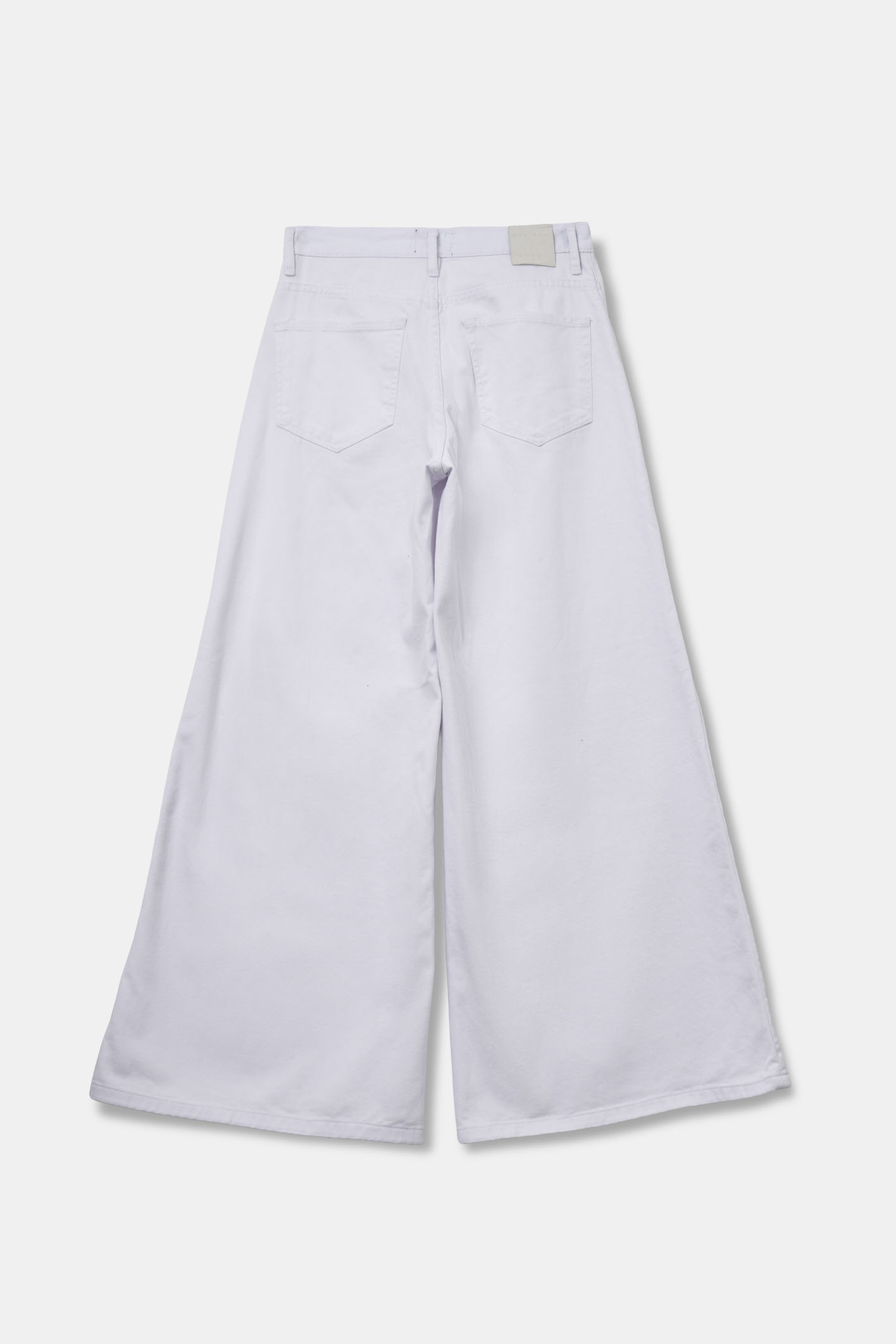 awada_jean-super-wide-white_03-18-2025__picture-61769