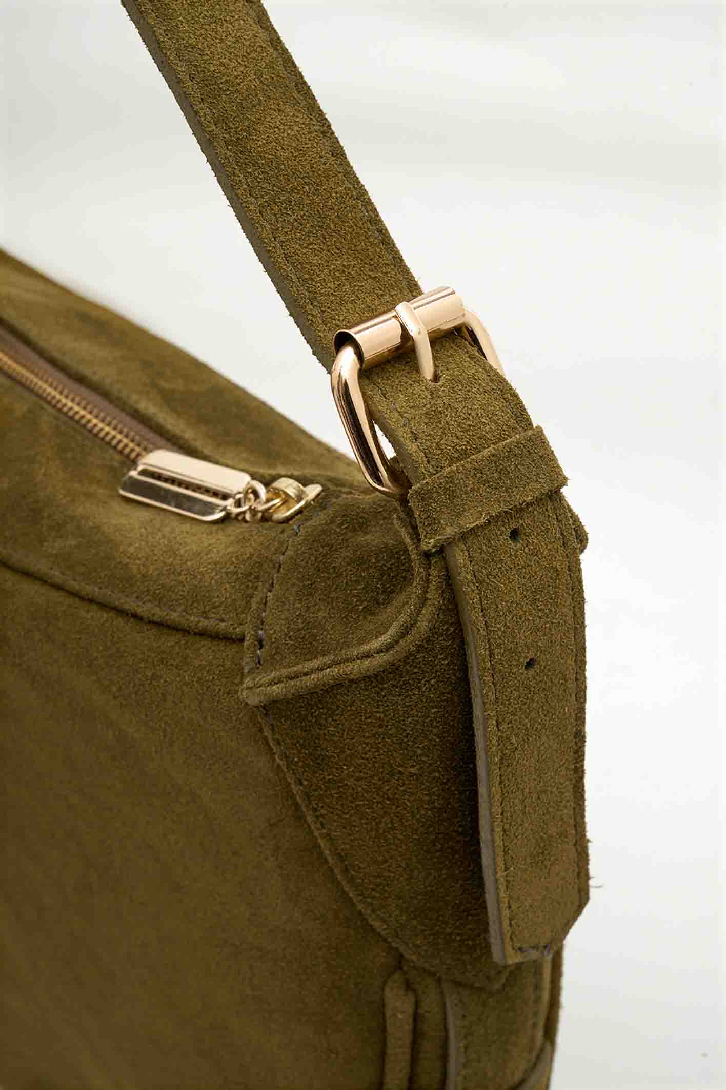 awada_cartera-shoulder_53-19-2025__picture-61813