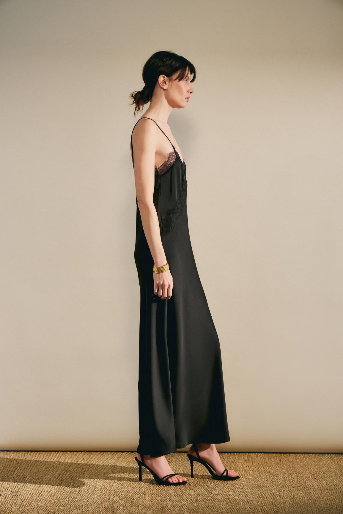 awada_vestido-encaje_03-22-2025__picture-61887