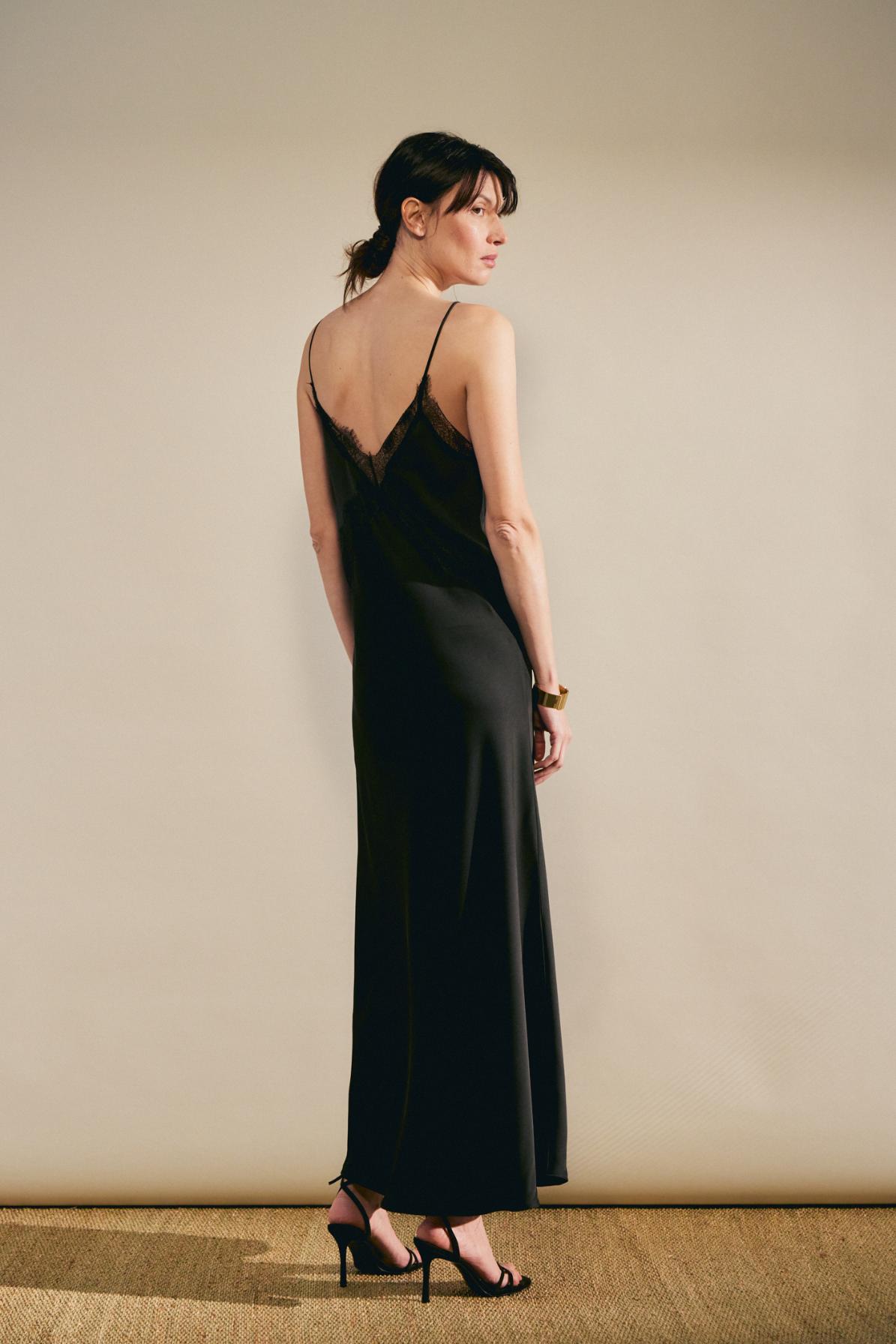 awada_vestido-encaje_03-22-2025__picture-61888
