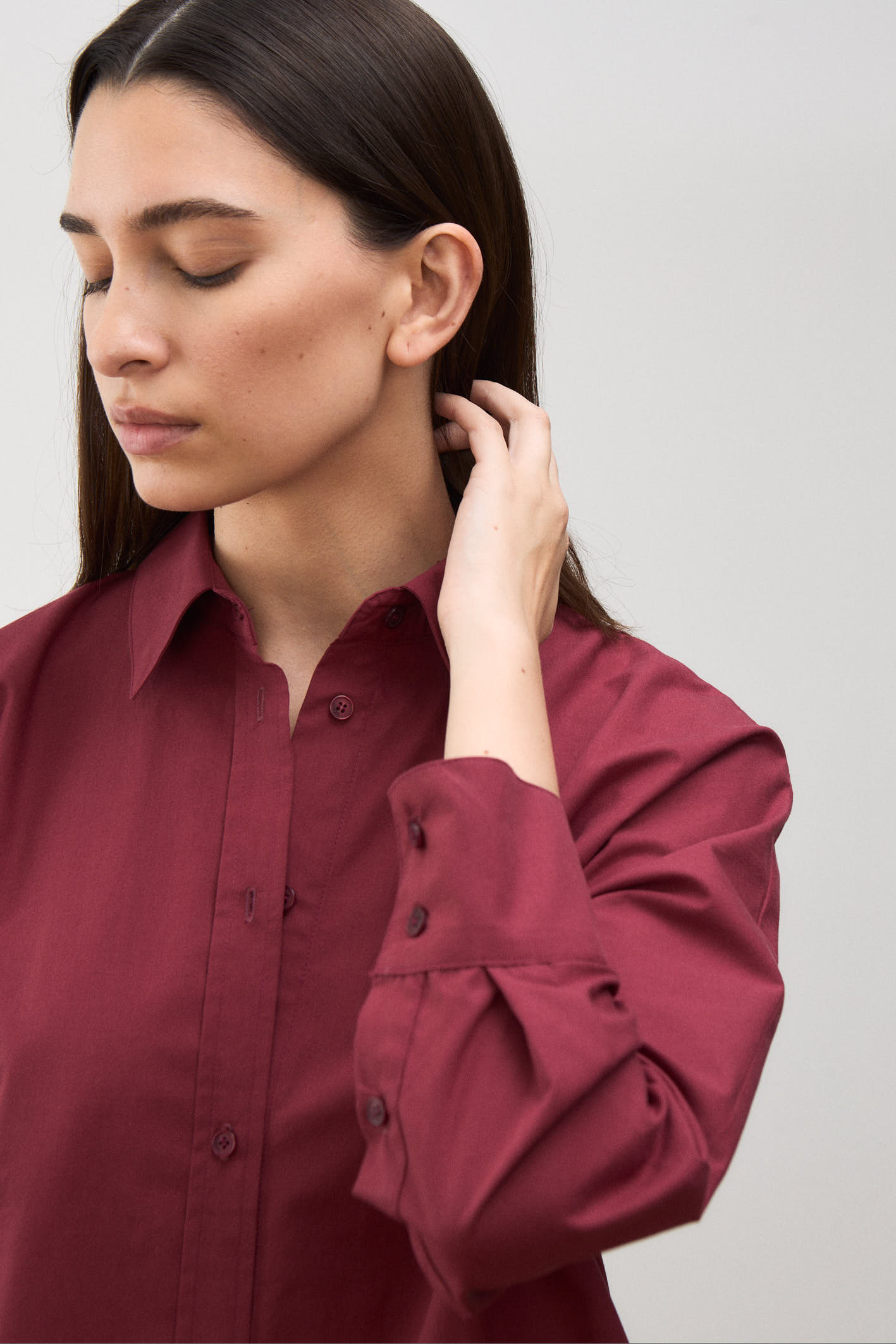 awada_camisa-alba_47-19-2026__picture-63627