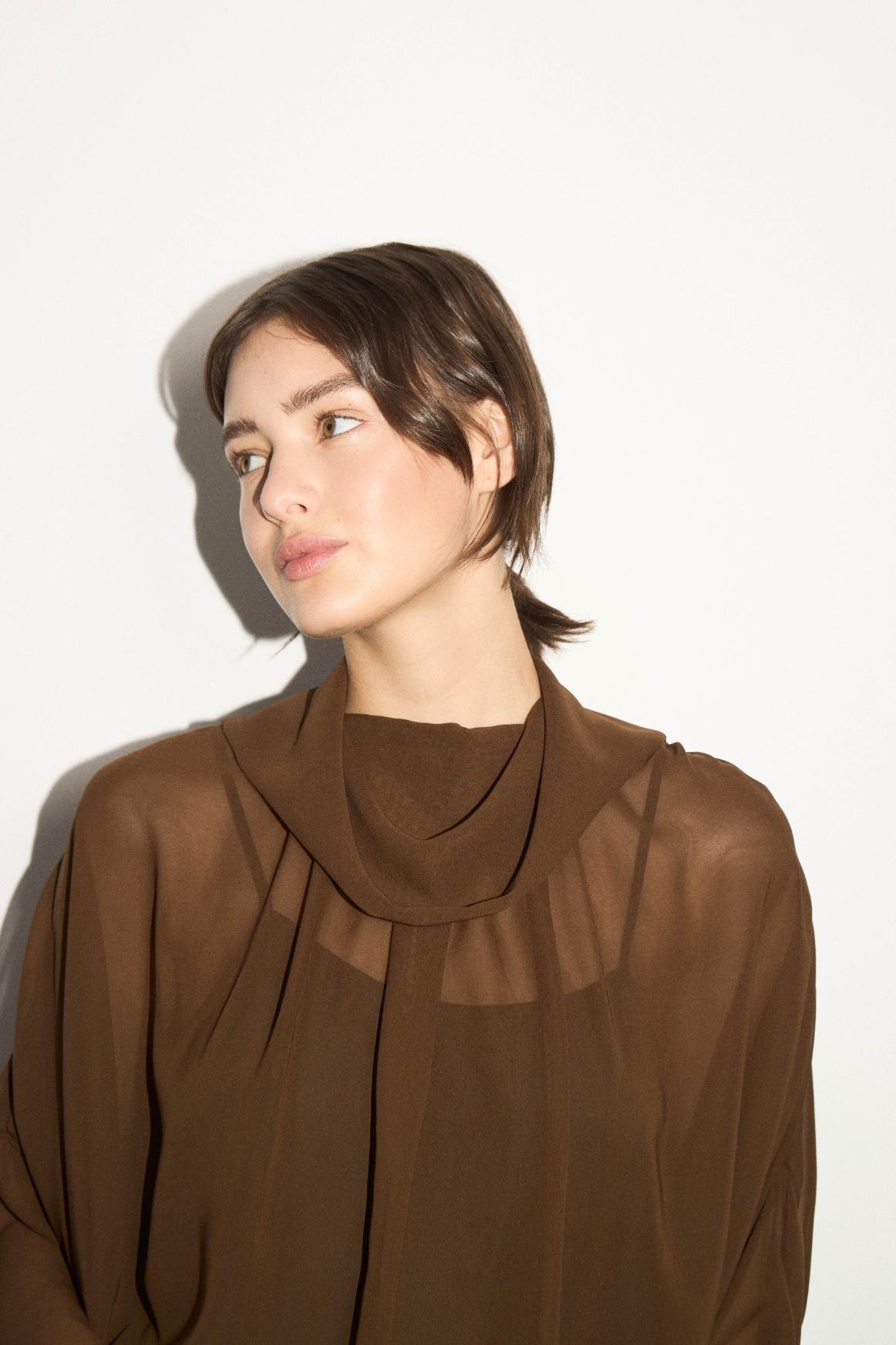 awada_blusa-chiavari_45-09-2026__picture-64033